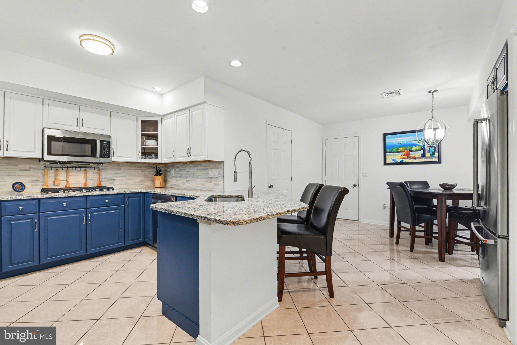 CAMBRIDGE COMMONS - Residential