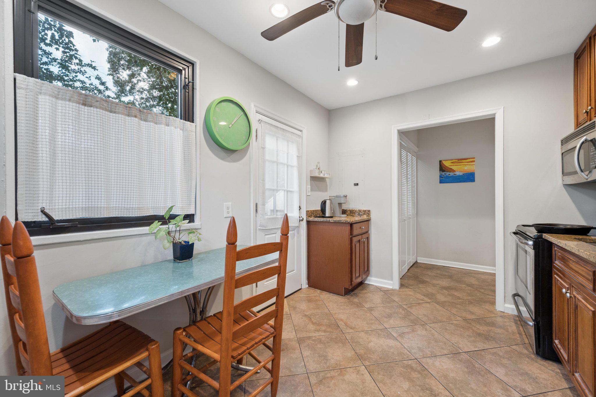 CAROLE HIGHLANDS - Residential