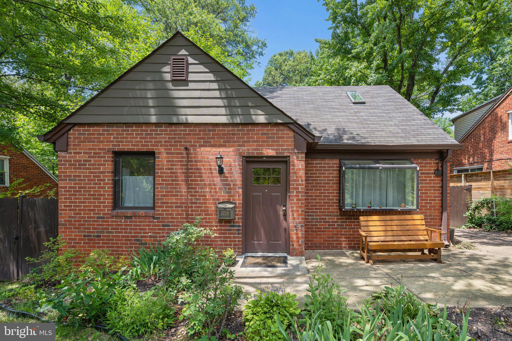 CAROLE HIGHLANDS - Residential
