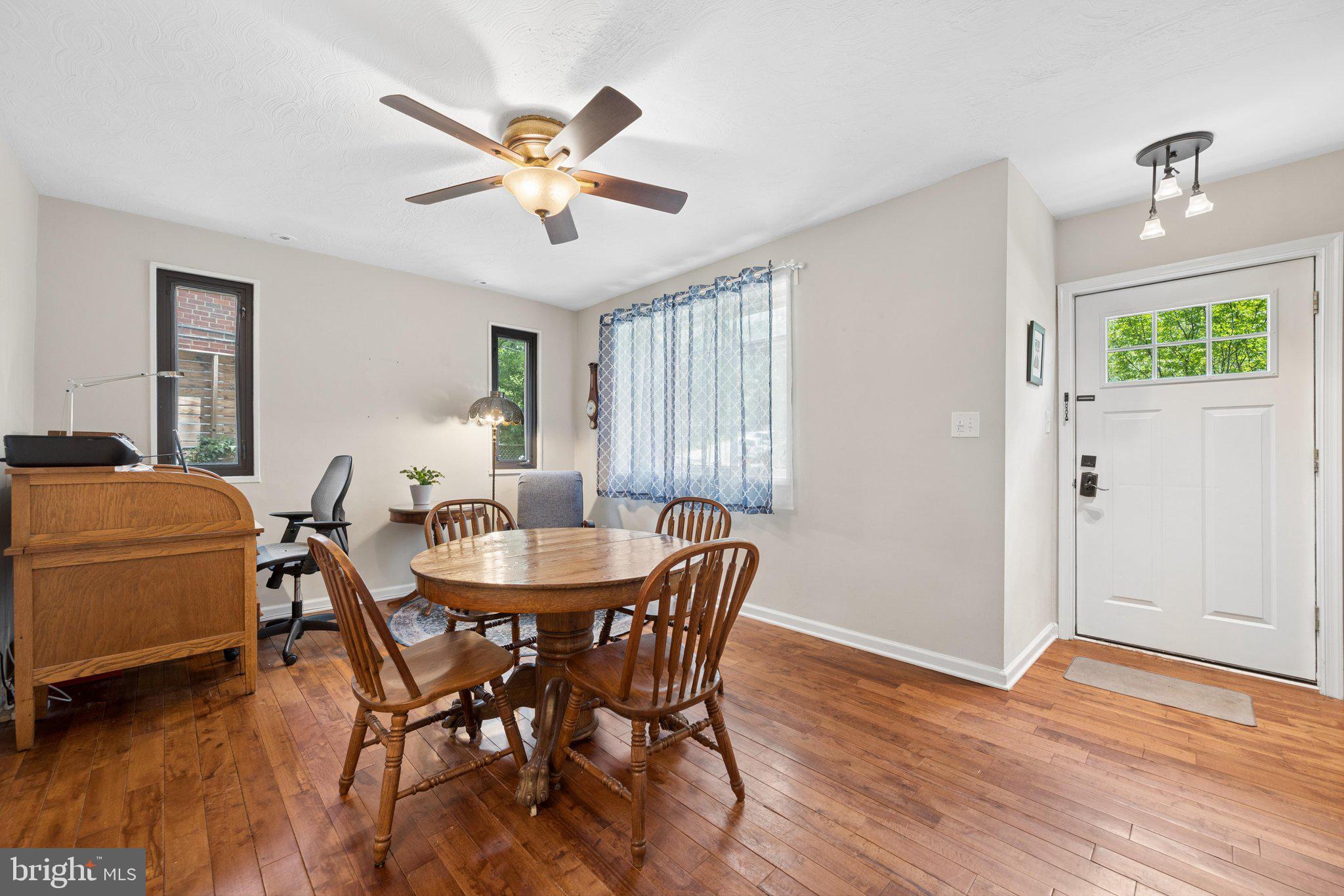 CAROLE HIGHLANDS - Residential