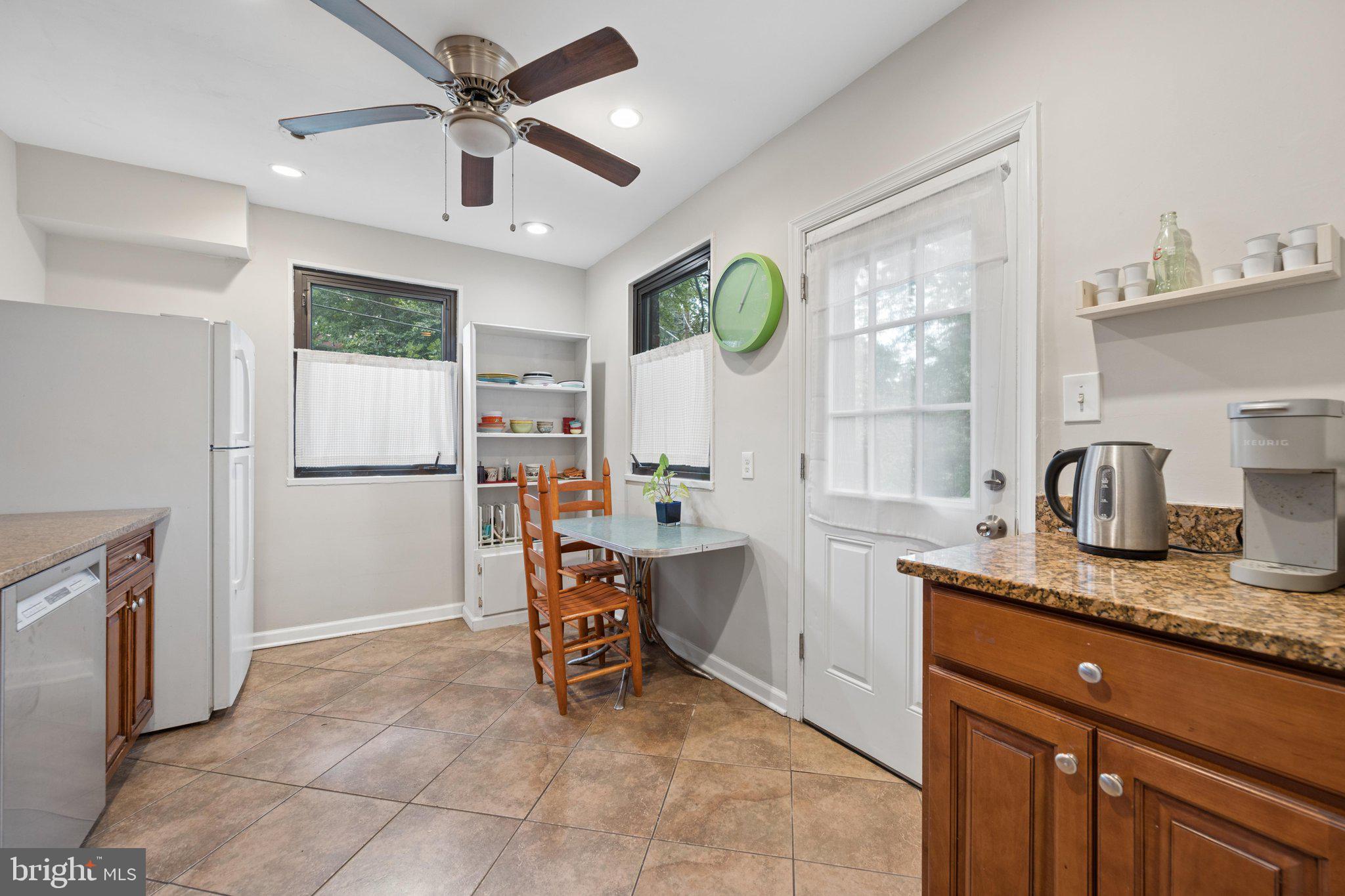 CAROLE HIGHLANDS - Residential