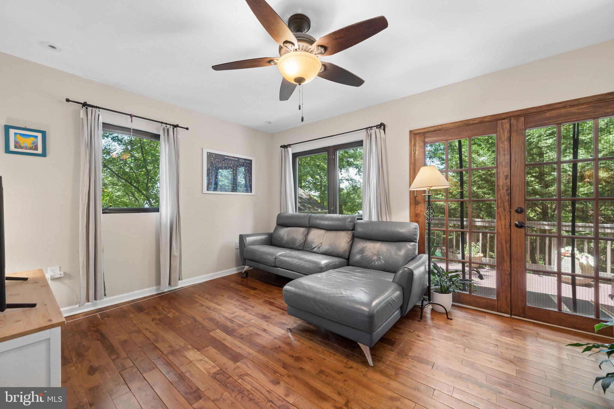 CAROLE HIGHLANDS - Residential