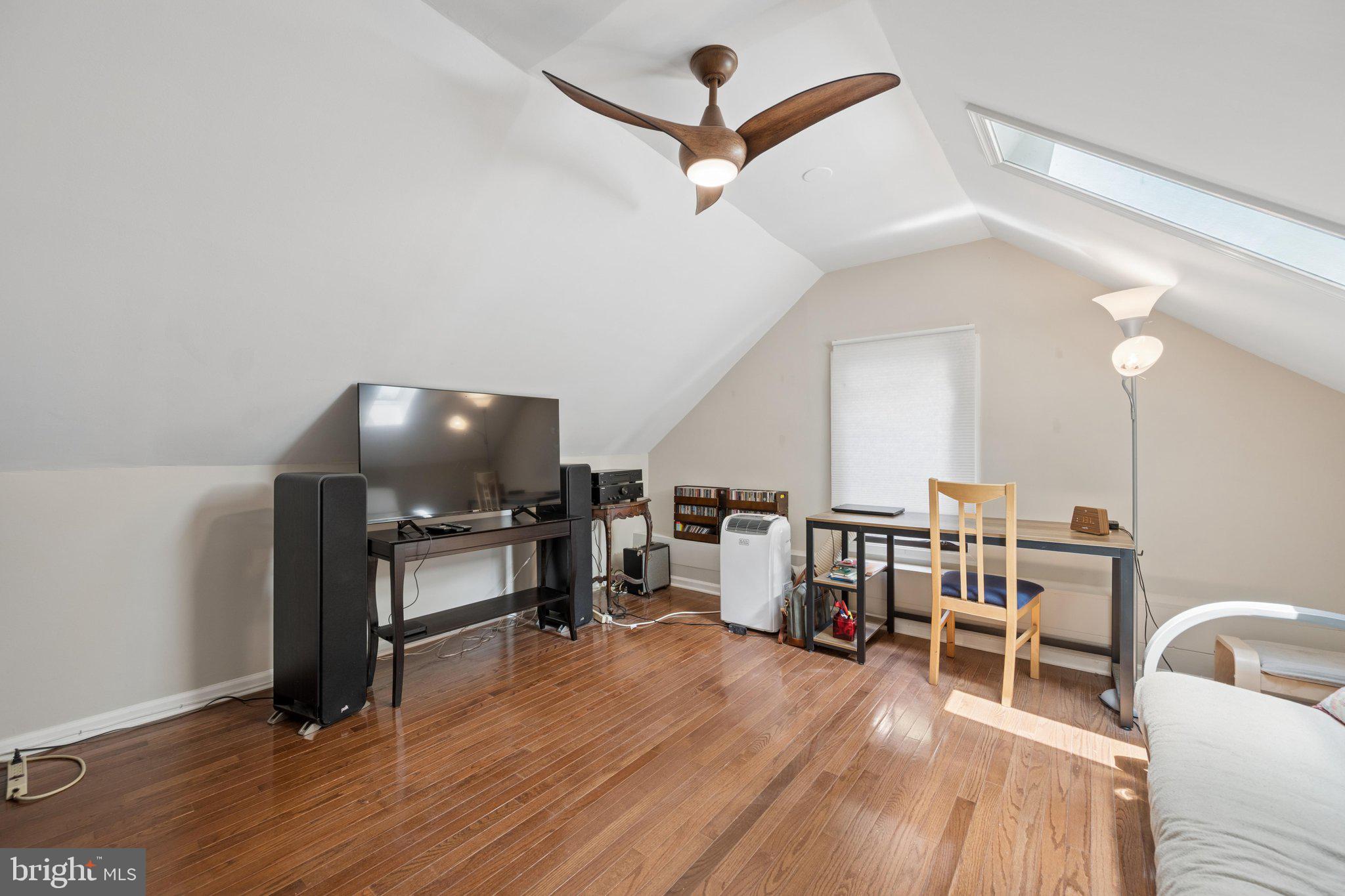 CAROLE HIGHLANDS - Residential