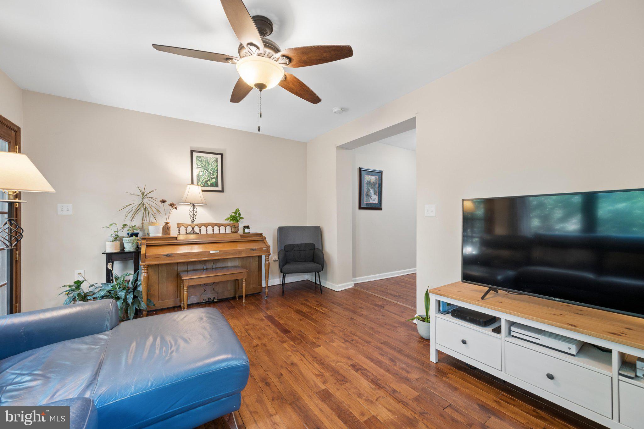 CAROLE HIGHLANDS - Residential