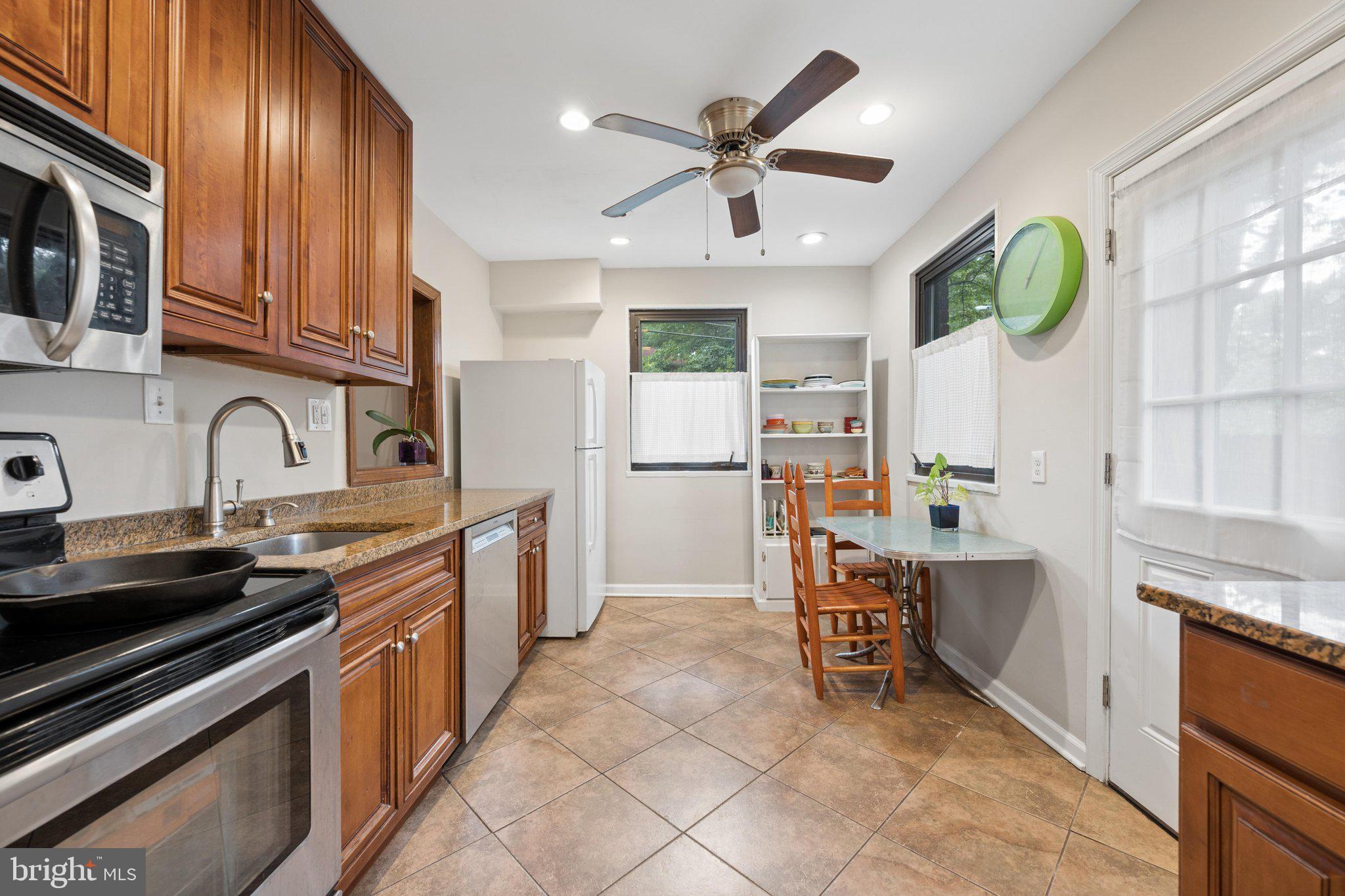CAROLE HIGHLANDS - Residential