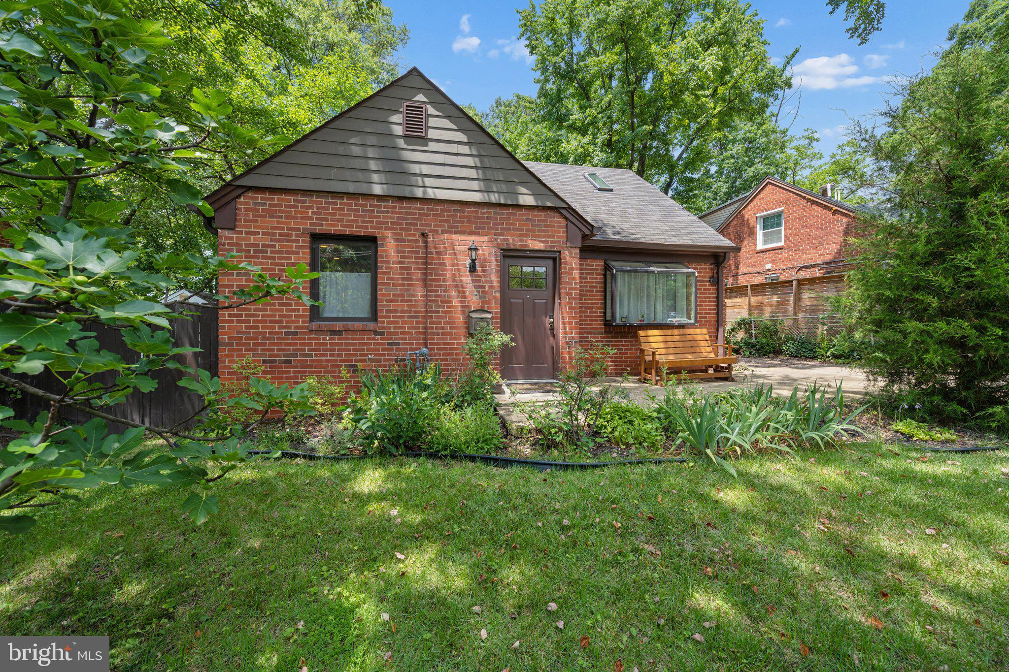 CAROLE HIGHLANDS - Residential