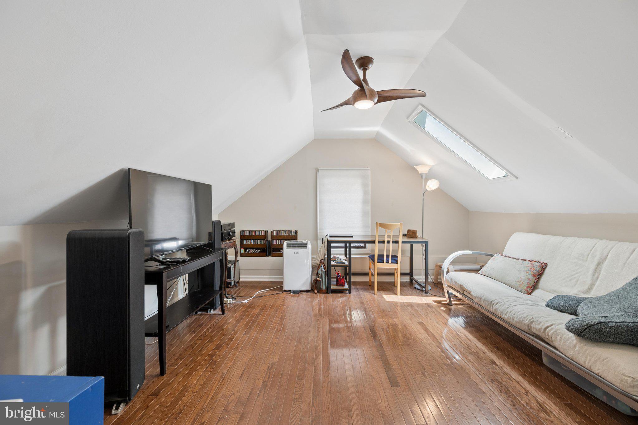 CAROLE HIGHLANDS - Residential
