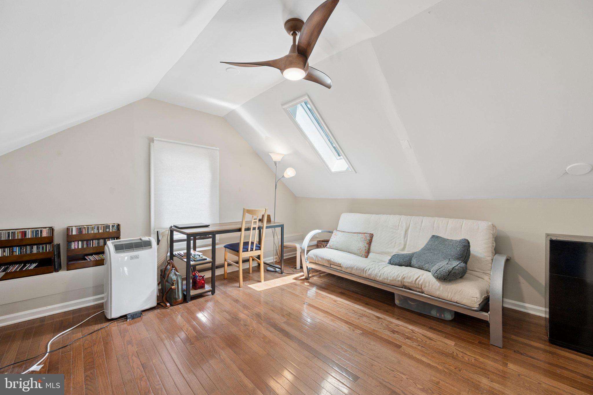CAROLE HIGHLANDS - Residential