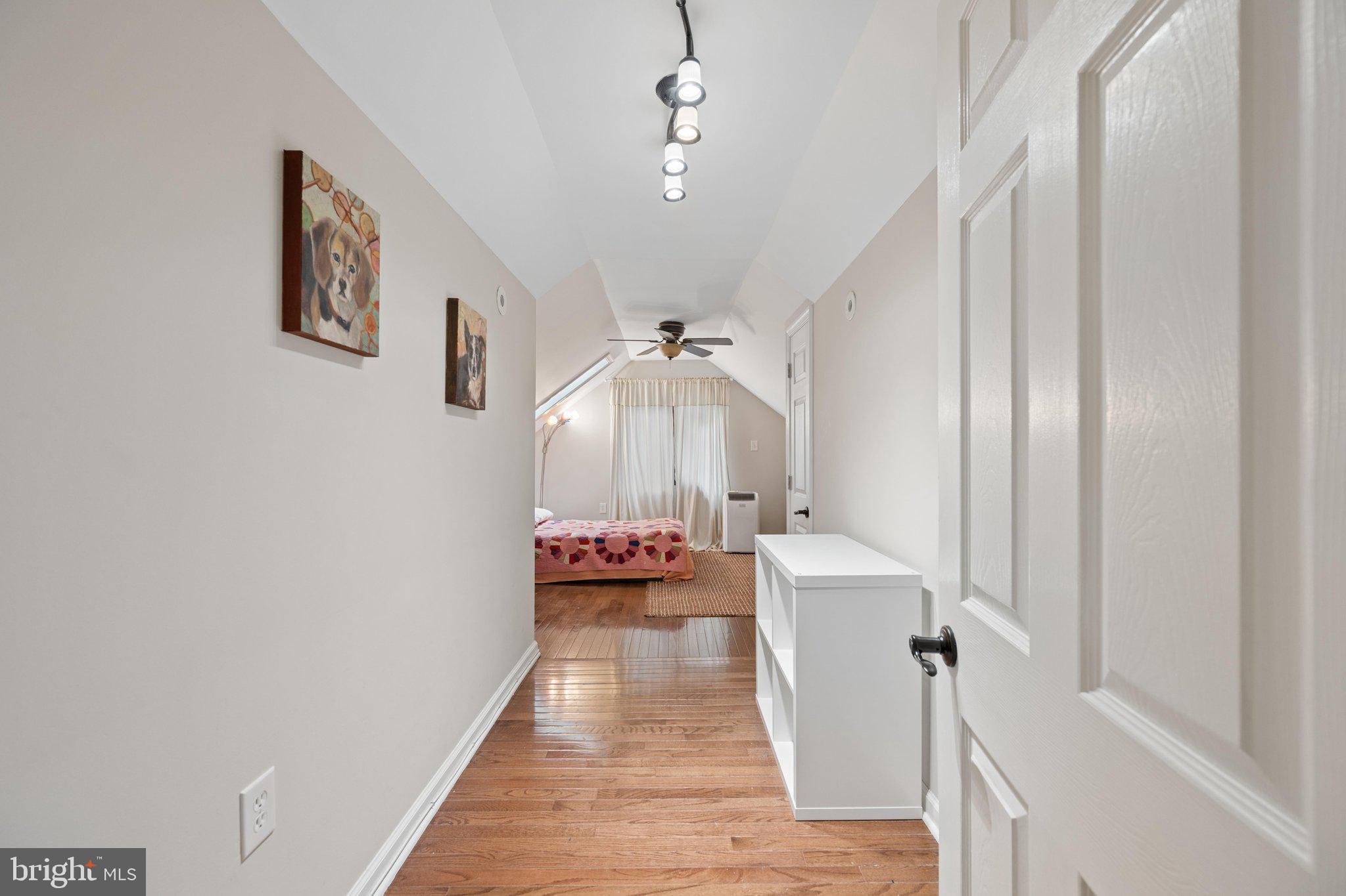 CAROLE HIGHLANDS - Residential