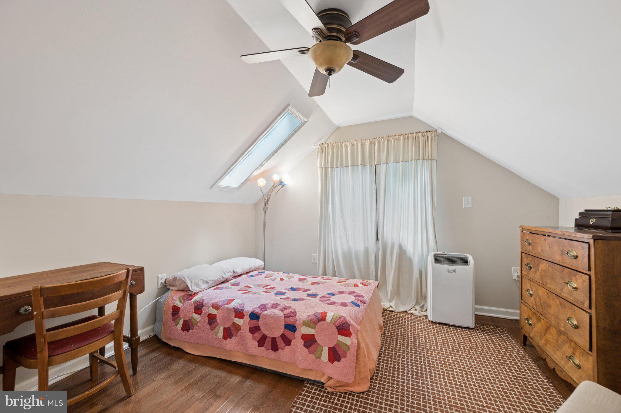 CAROLE HIGHLANDS - Residential