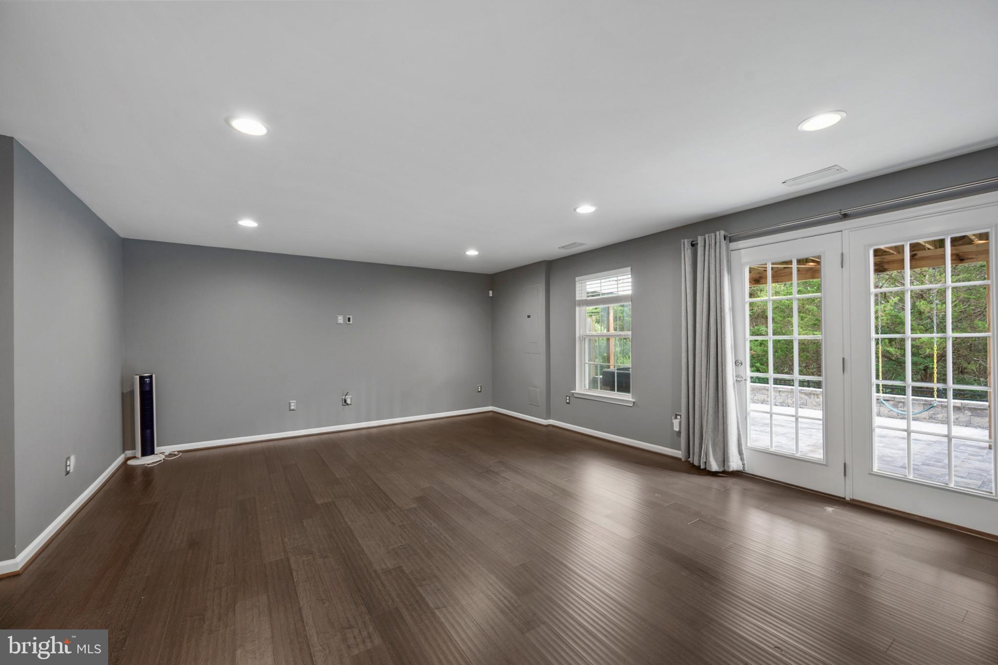 LAKE FREDERICK - Residential