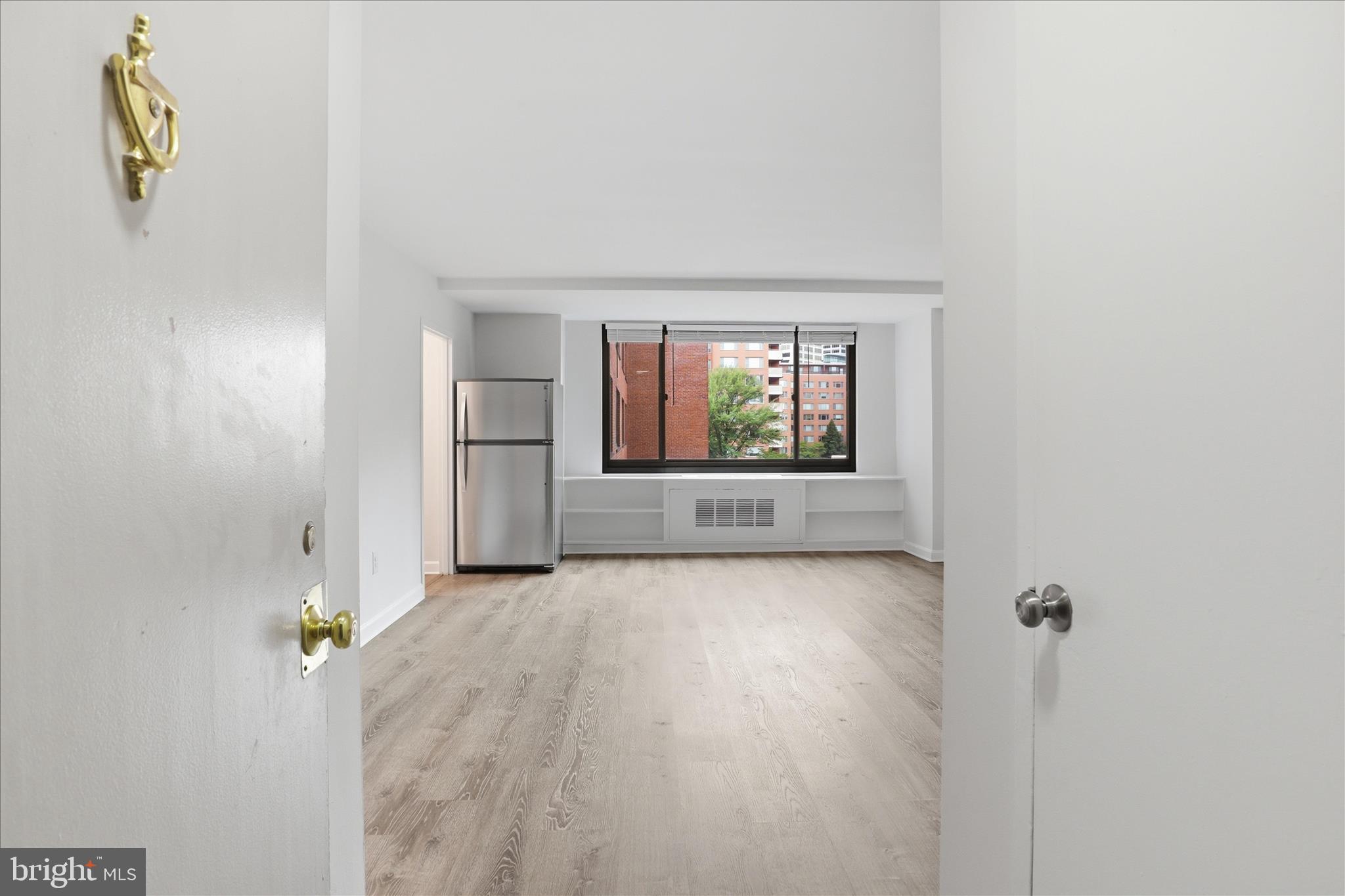 RIVER PLACE SOUTH - Residential