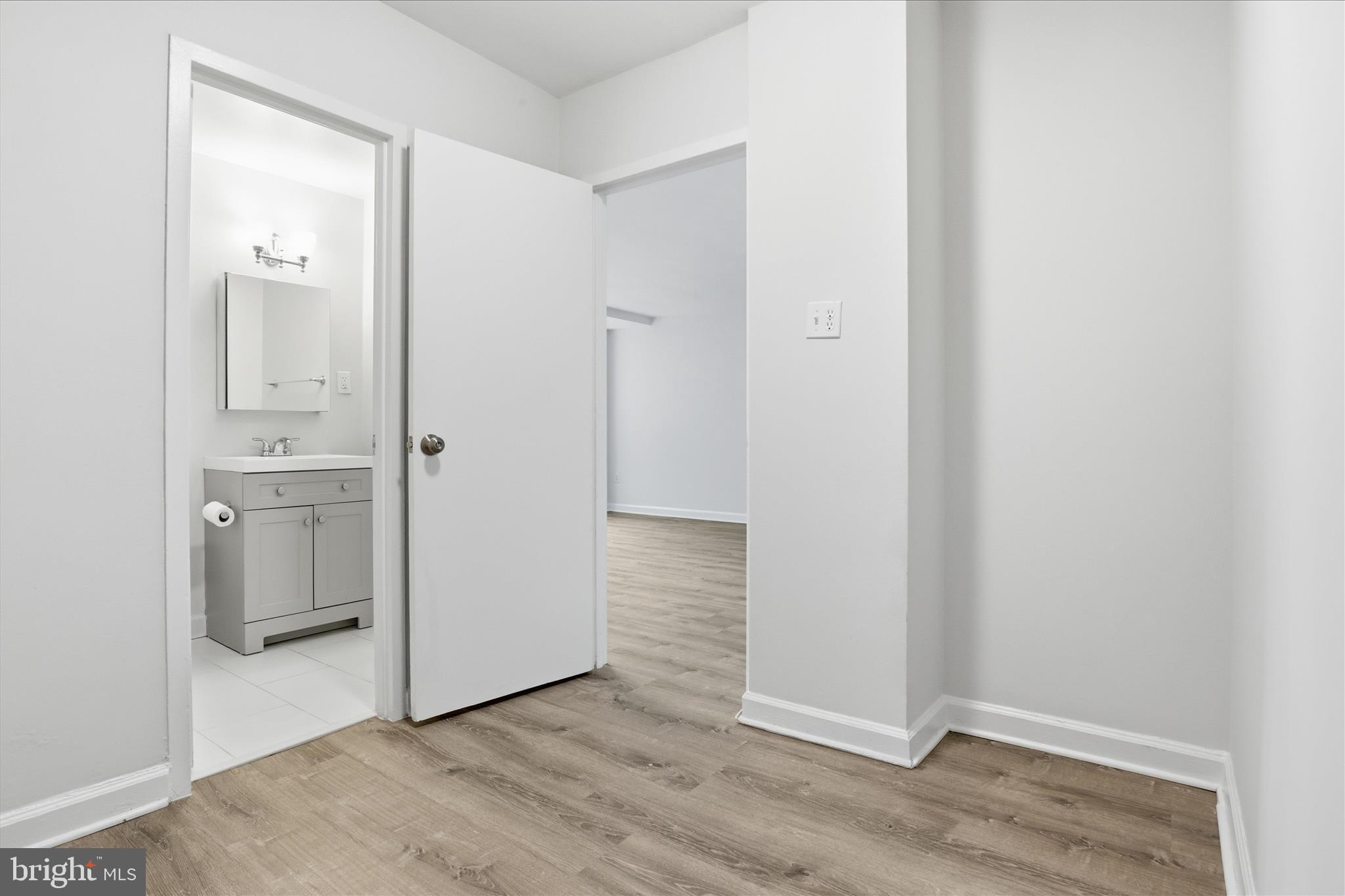 RIVER PLACE SOUTH - Residential