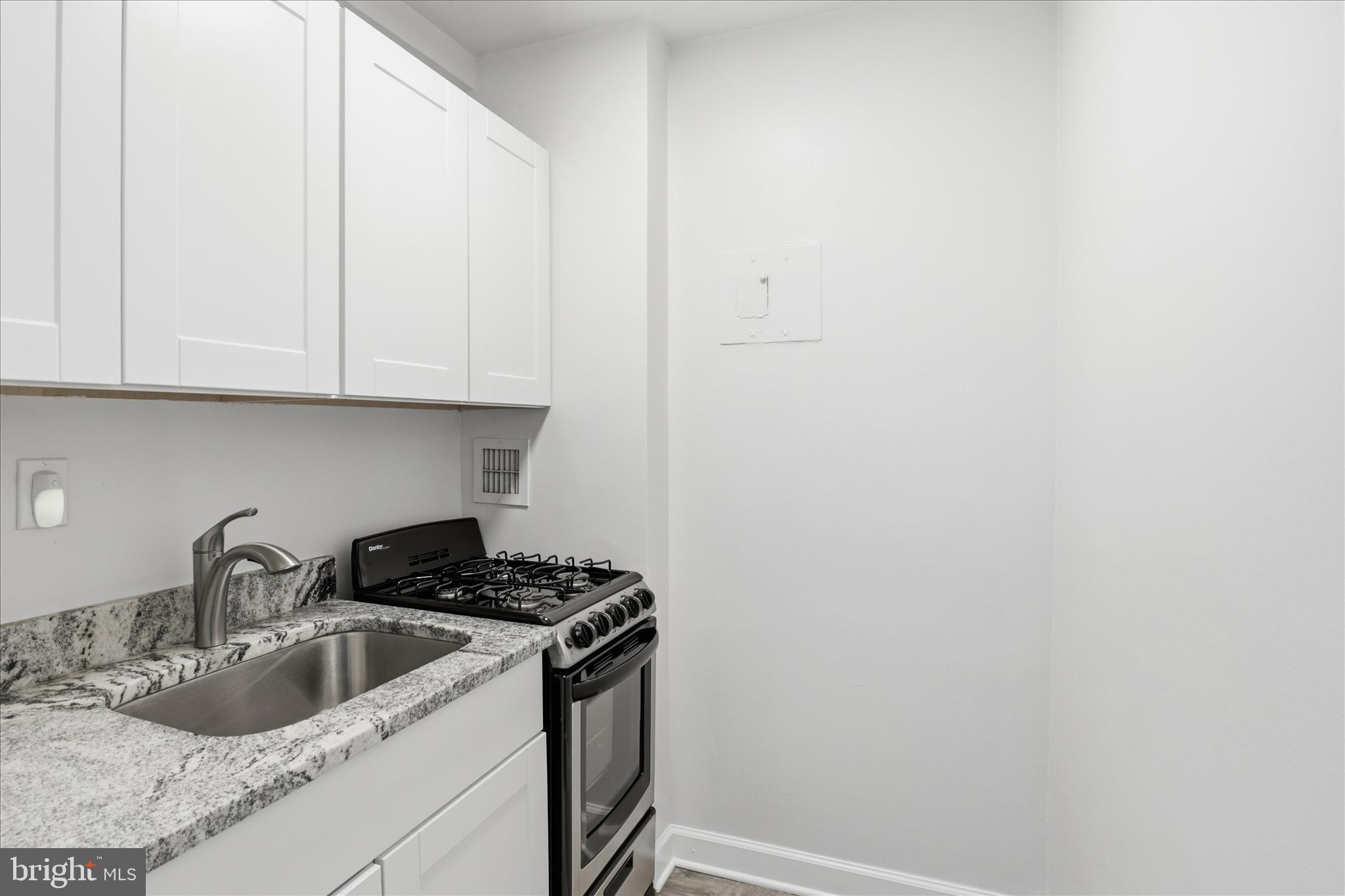 RIVER PLACE SOUTH - Residential