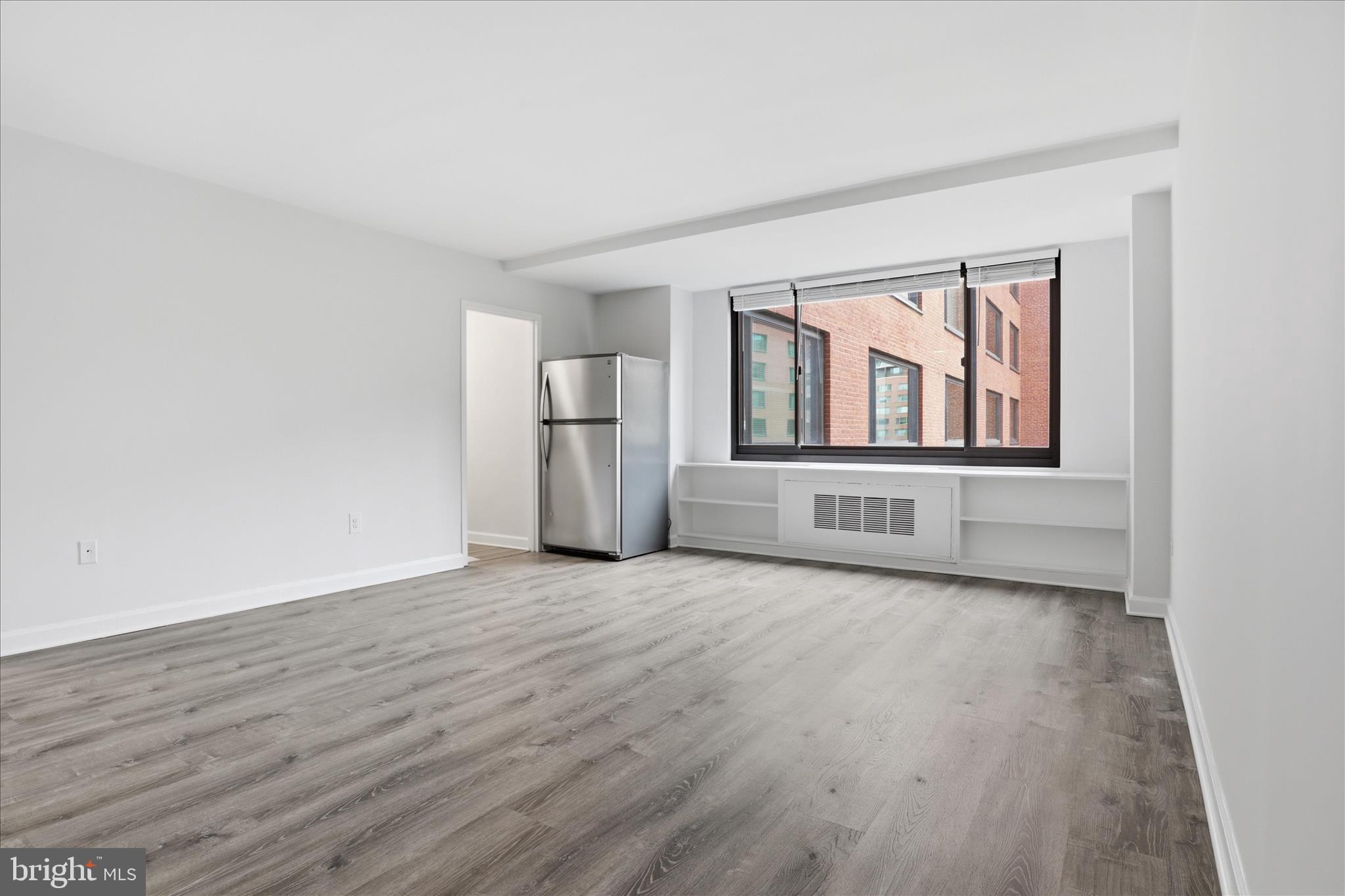 RIVER PLACE SOUTH - Residential