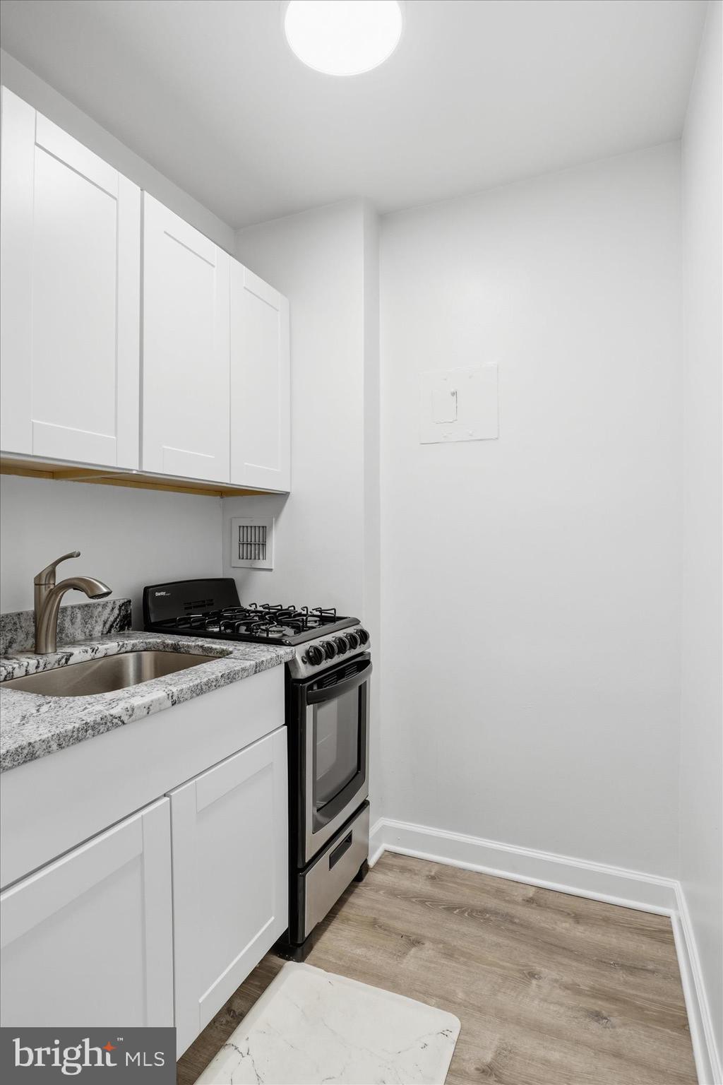 RIVER PLACE SOUTH - Residential