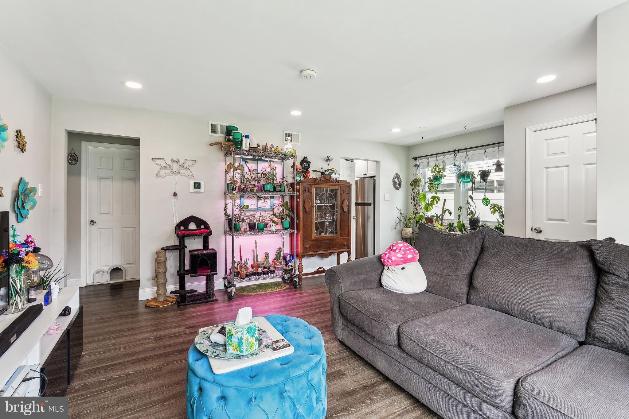 COLONIAL PARK - Residential