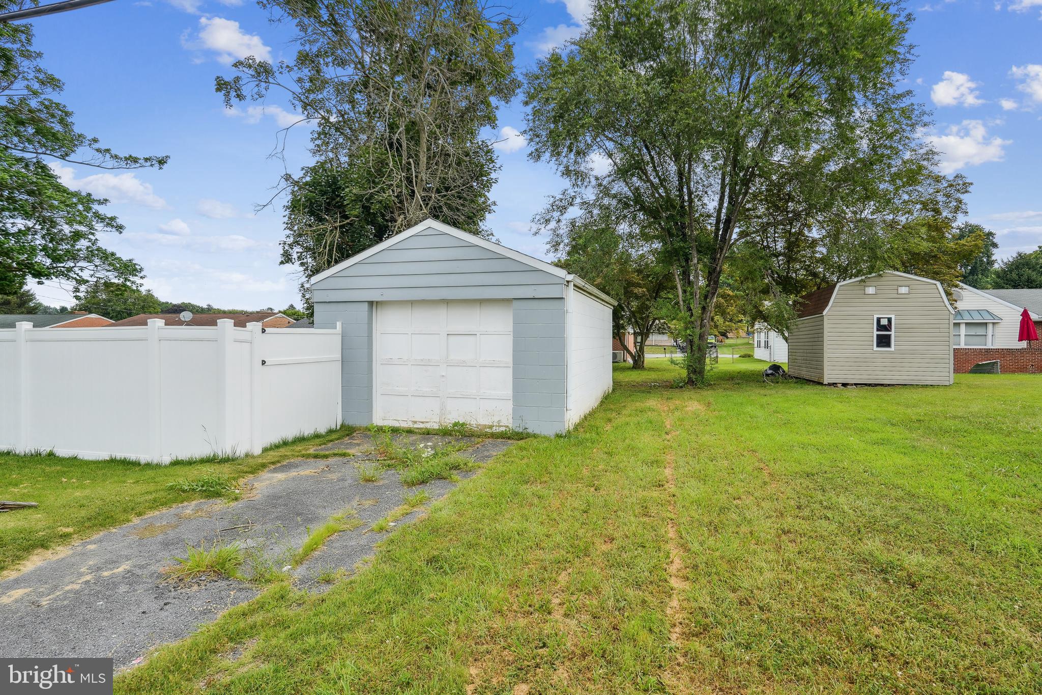 COLONIAL PARK - Residential