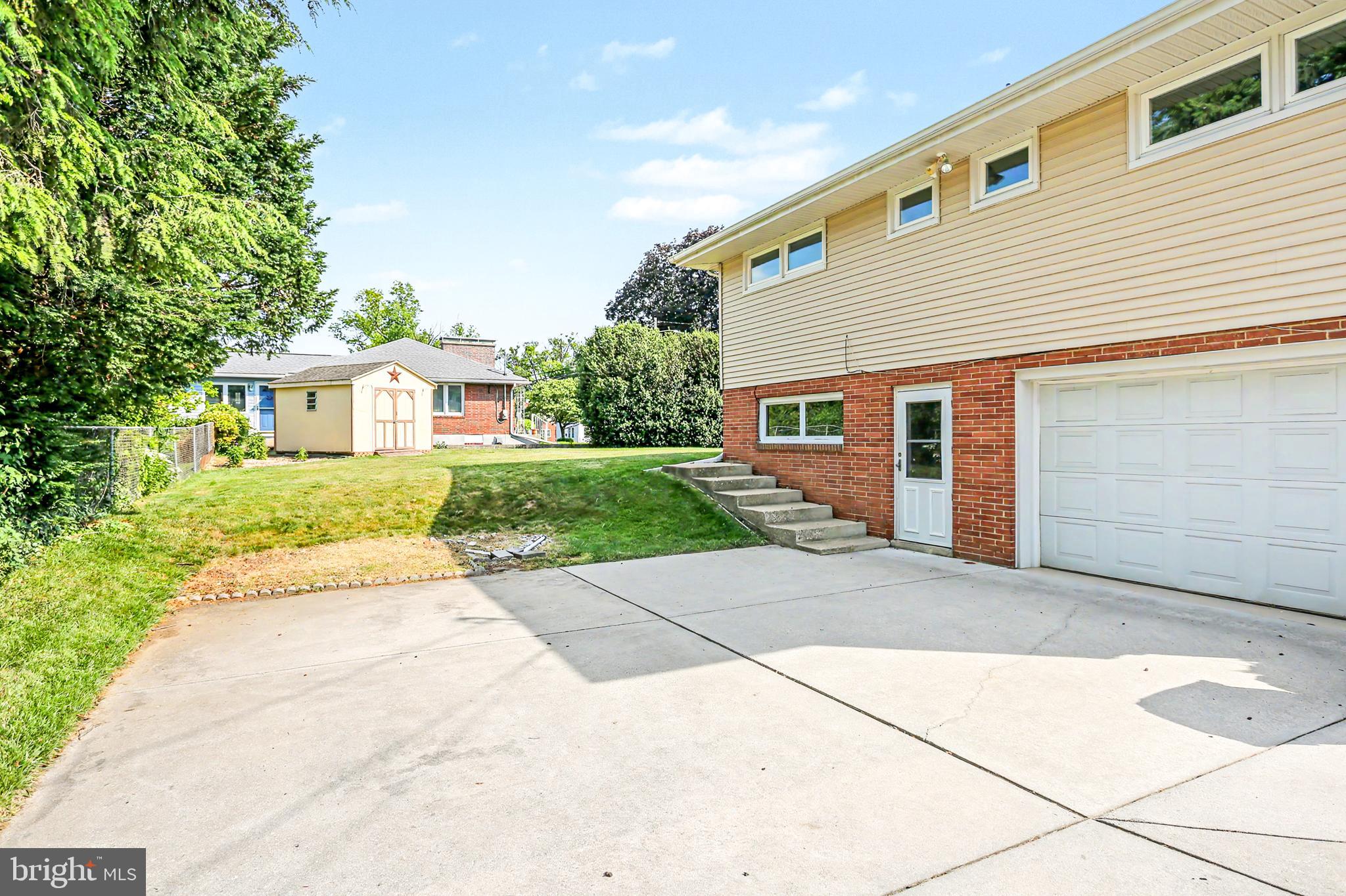 MANOR SECTION - Residential