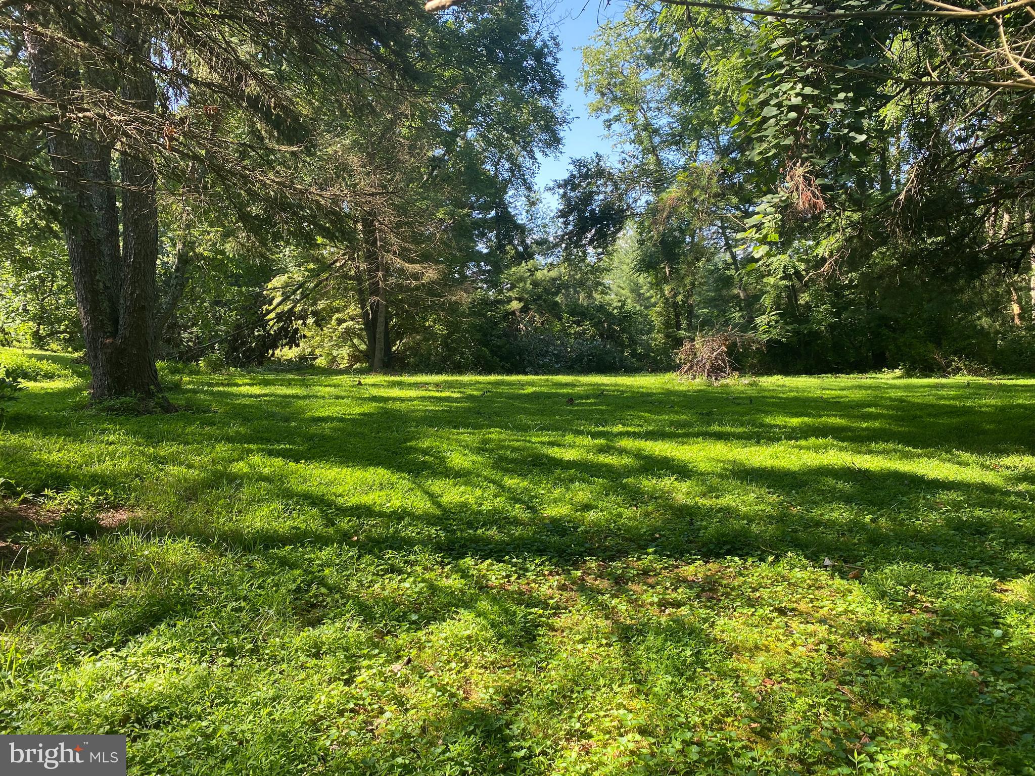 HAMPSTEAD - Land