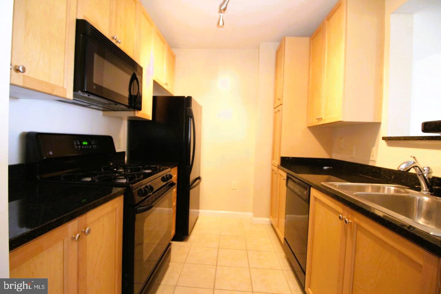 CONTINENTAL - Residential Lease