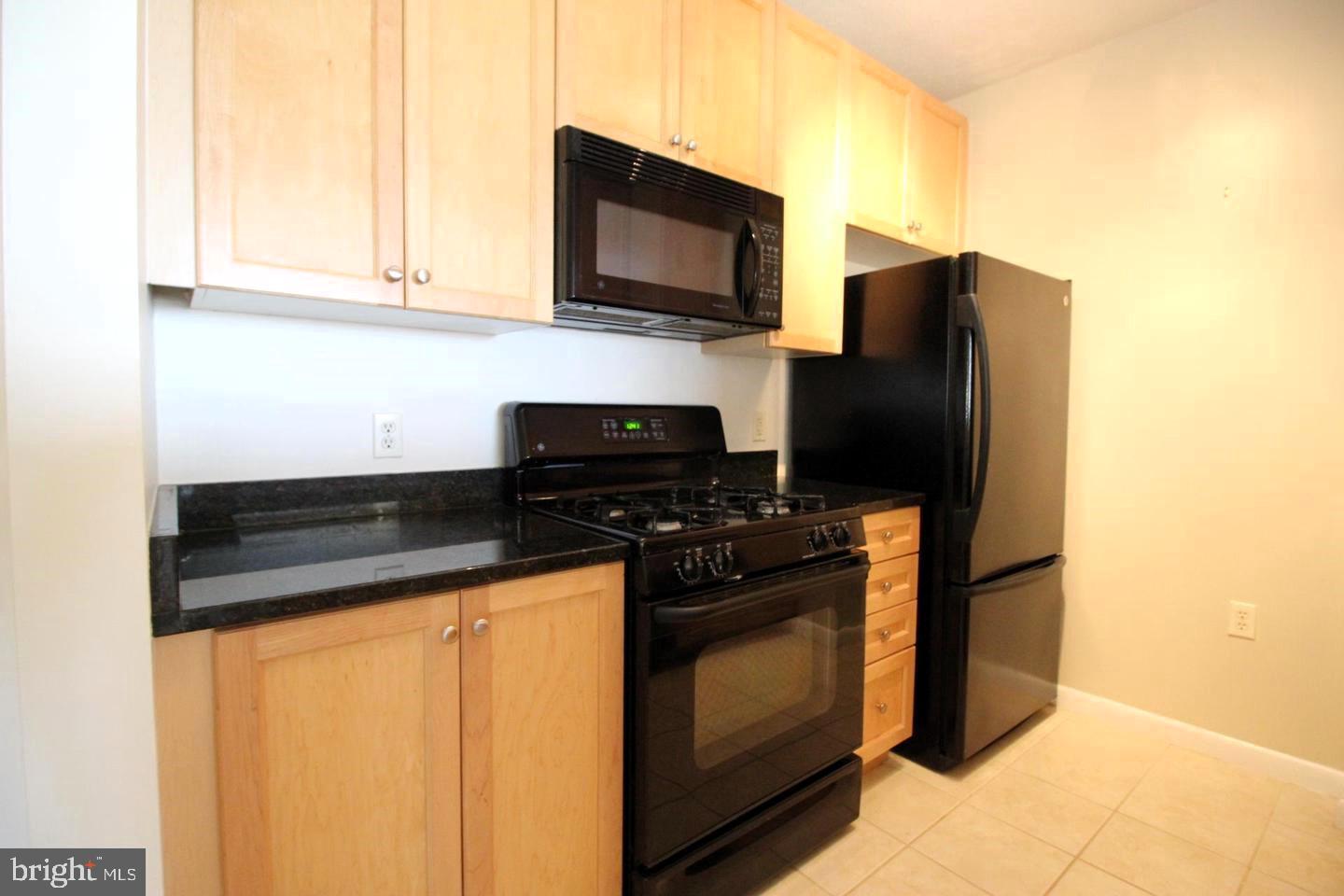 CONTINENTAL - Residential Lease