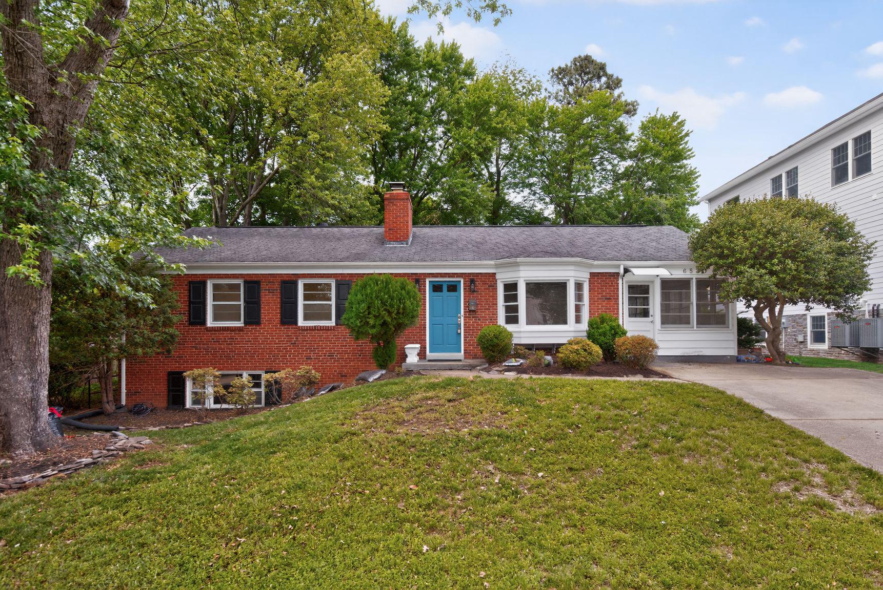 MCLEAN VILLAGE - Residential