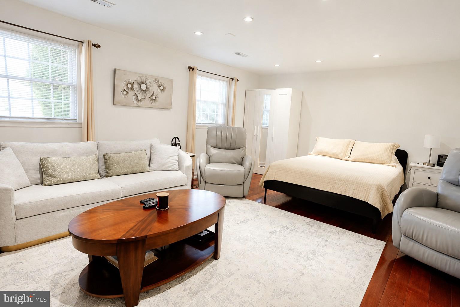 CARAVEL WOODS - Residential