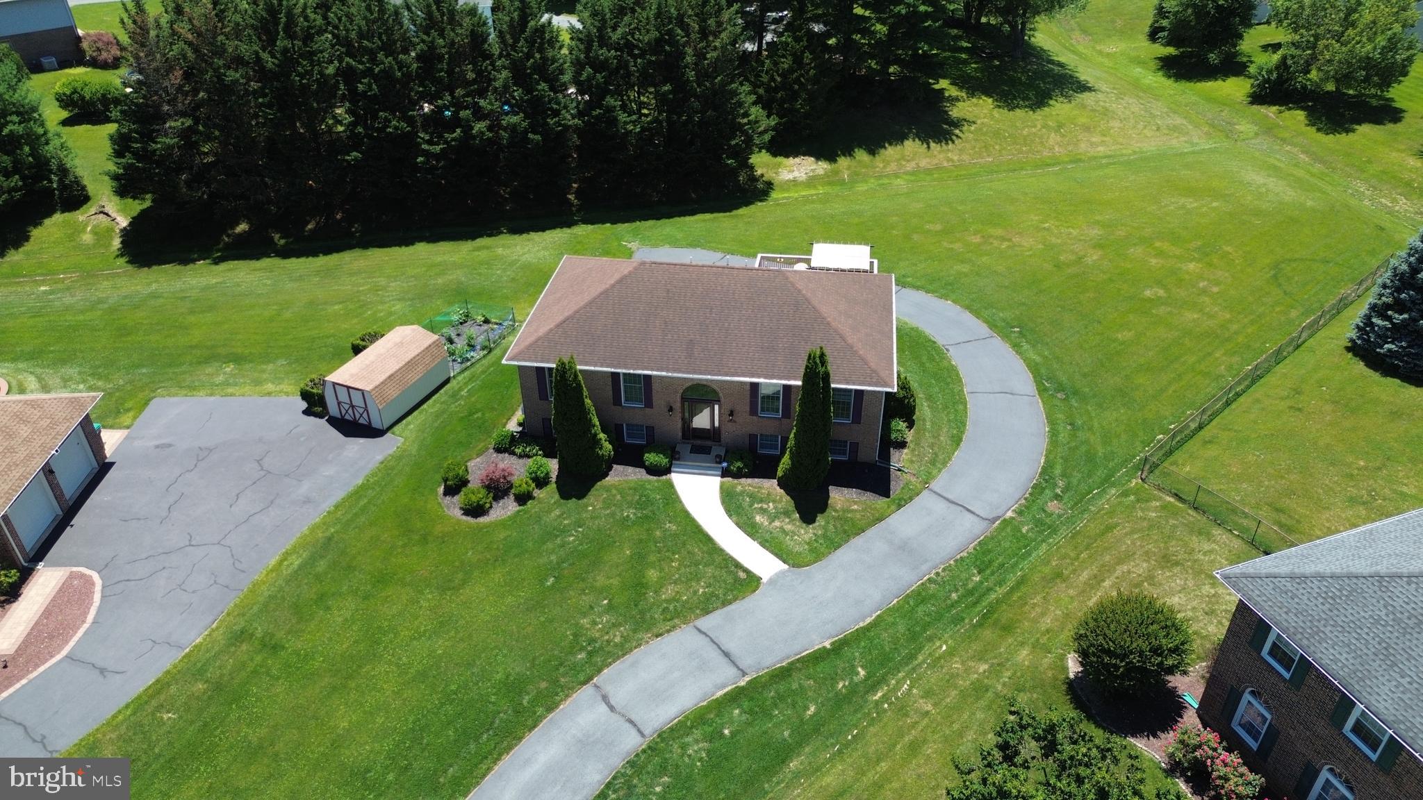 CARAVEL WOODS - Residential