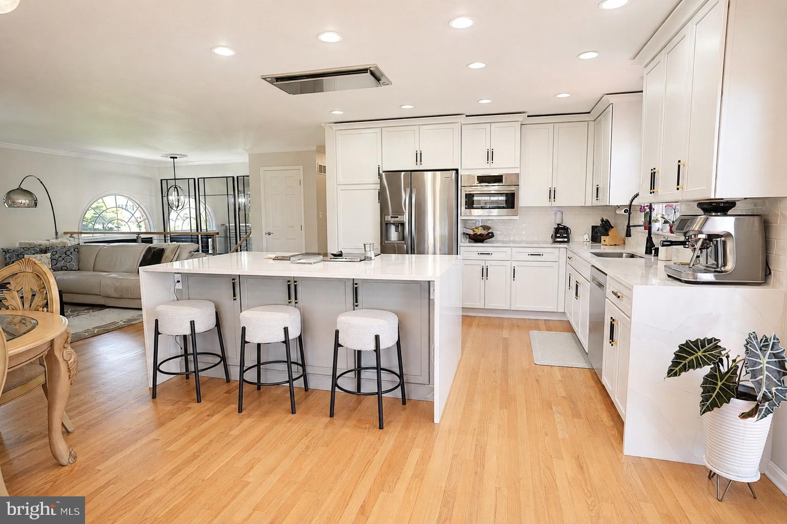 CARAVEL WOODS - Residential