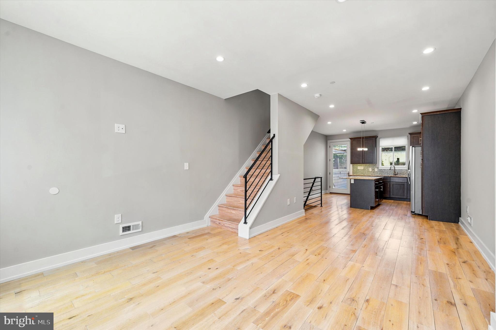 POINT BREEZE - Residential