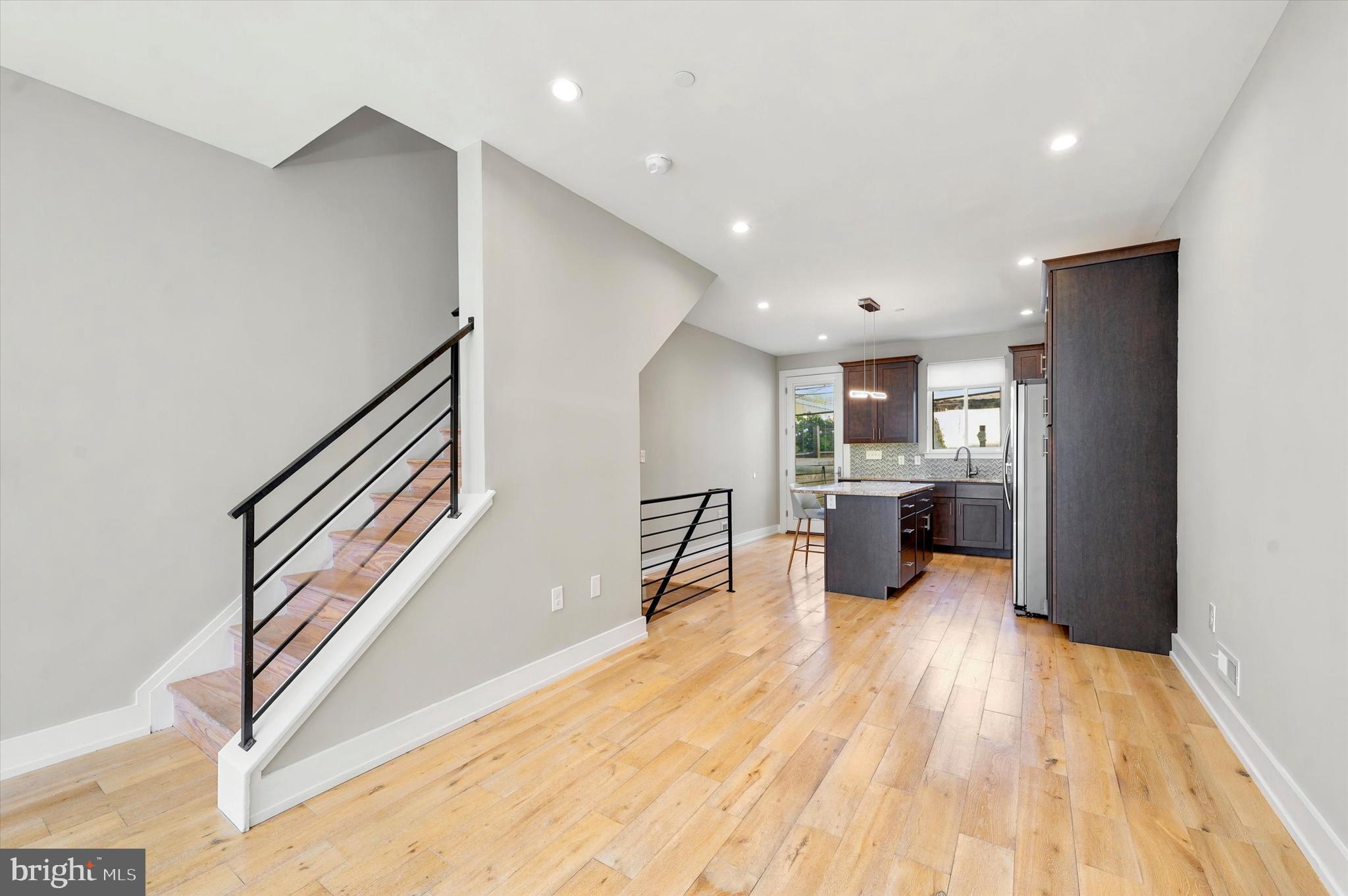 POINT BREEZE - Residential