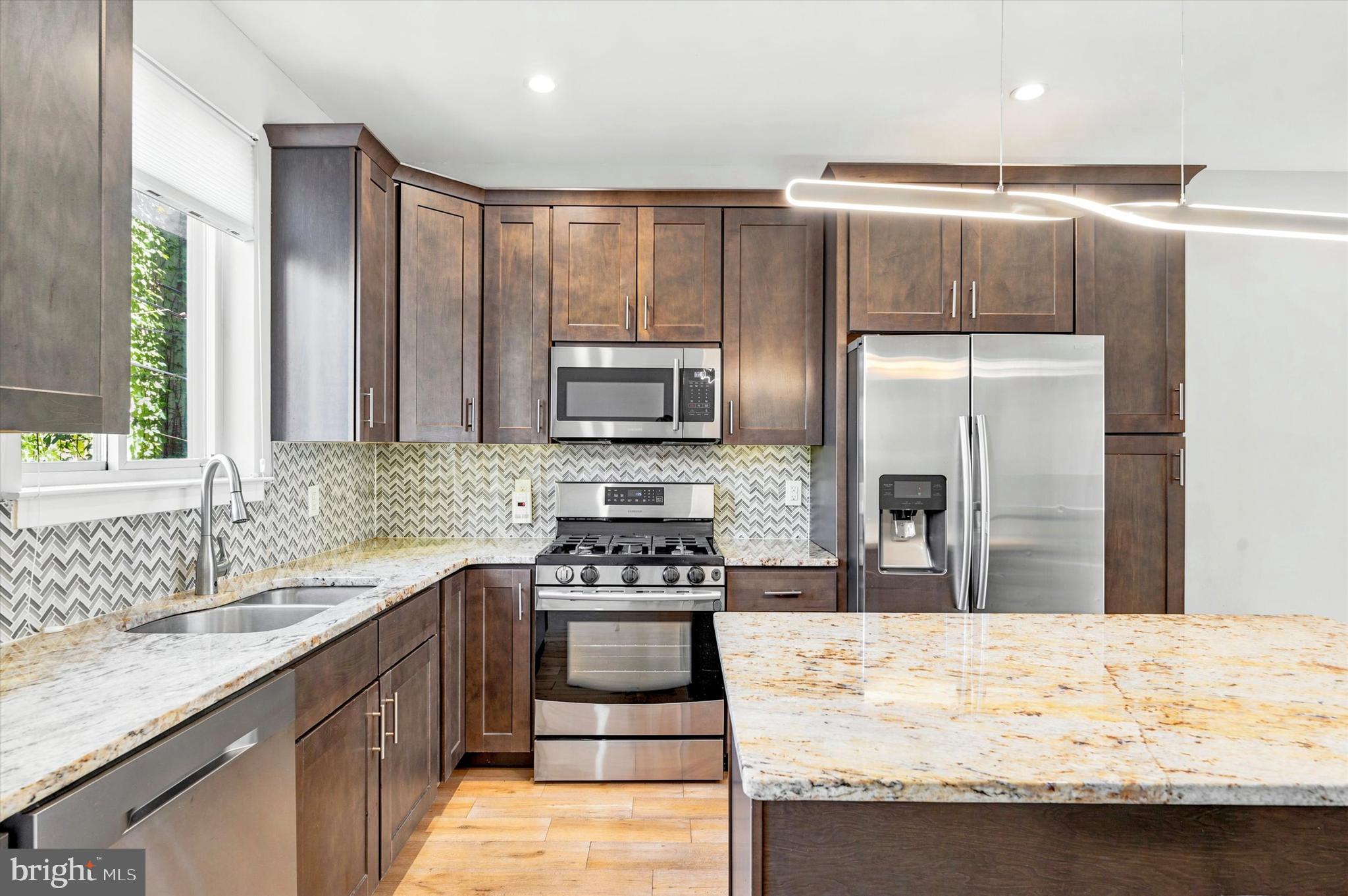 POINT BREEZE - Residential