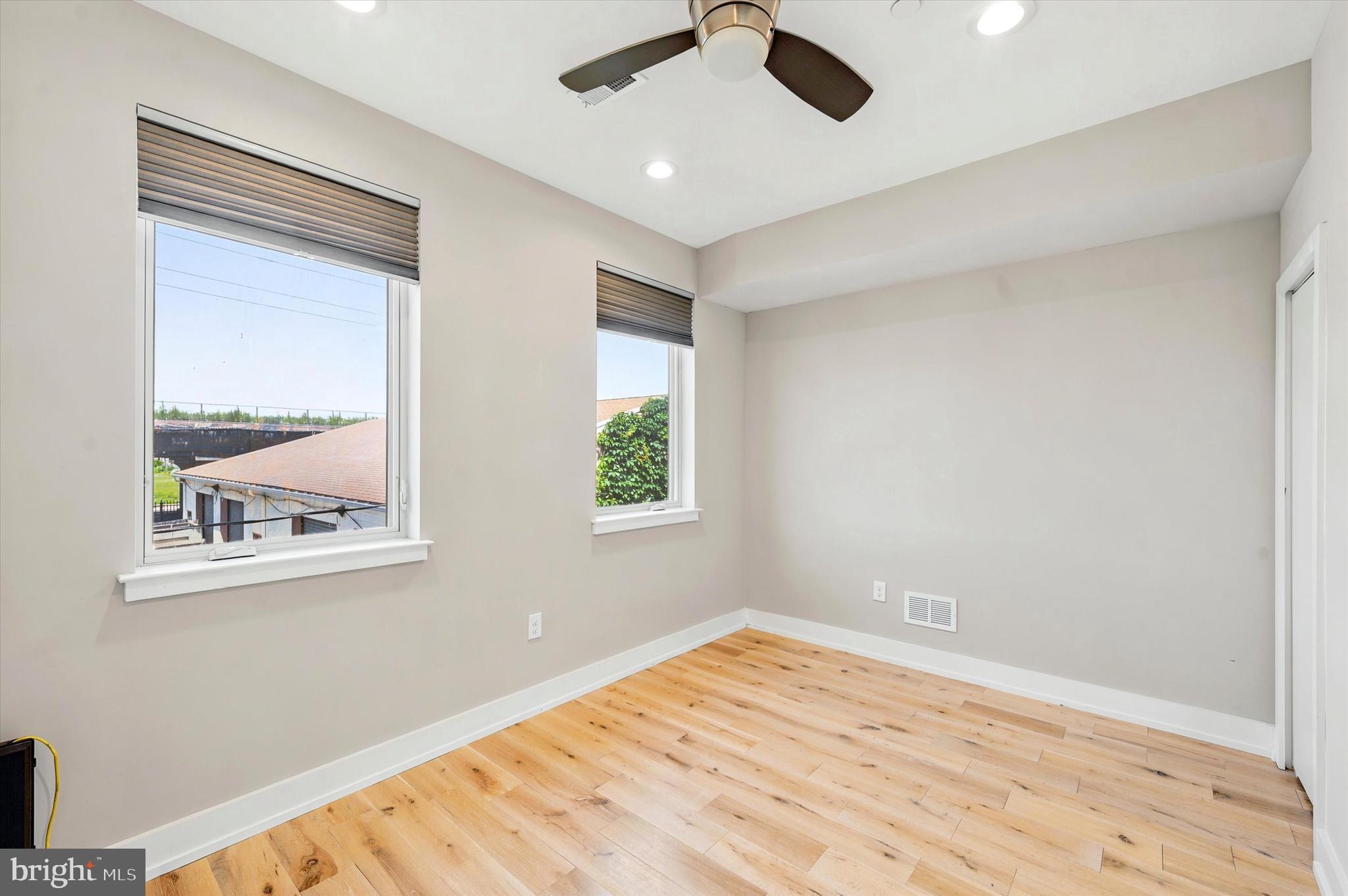 POINT BREEZE - Residential