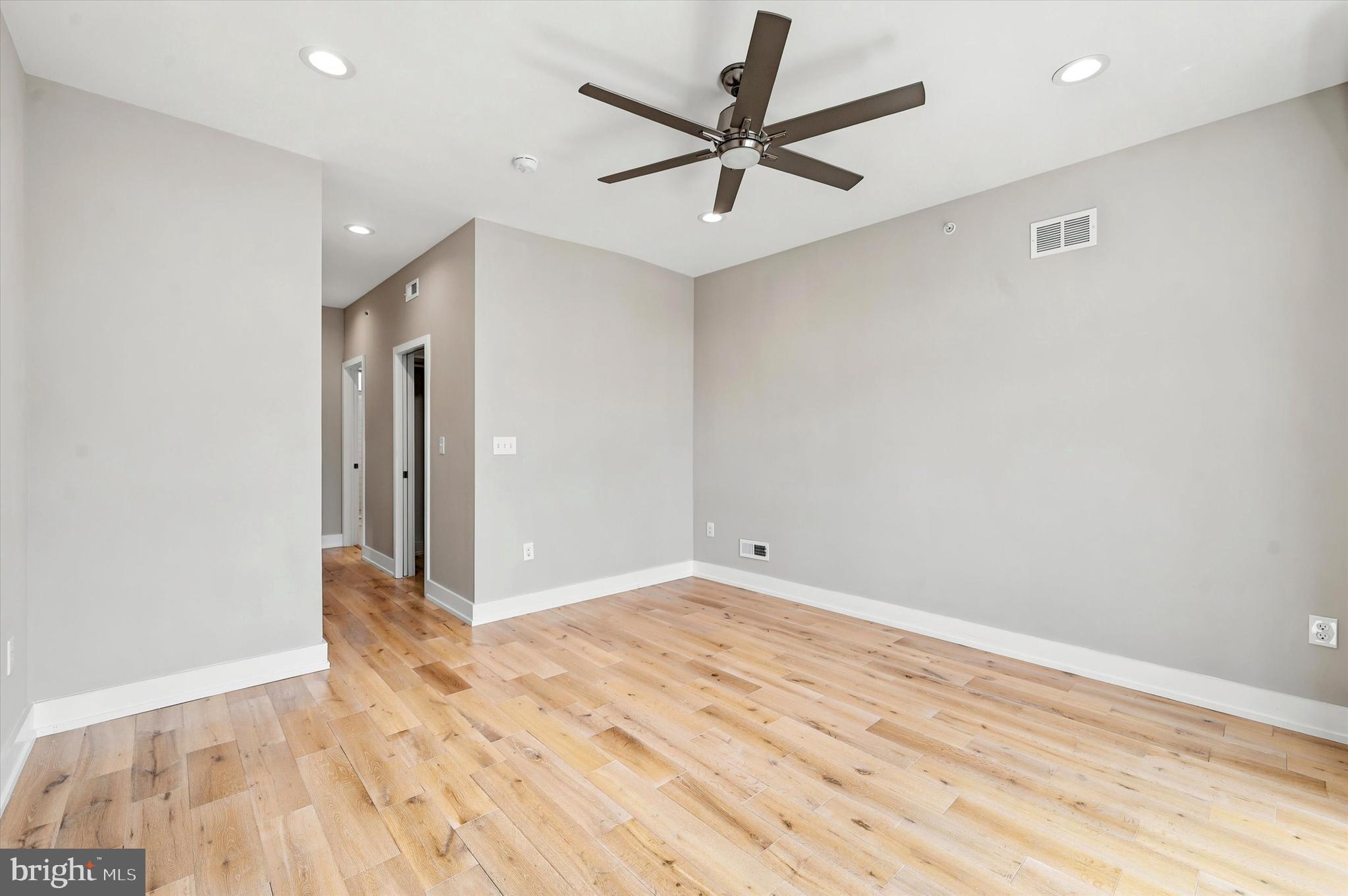 POINT BREEZE - Residential