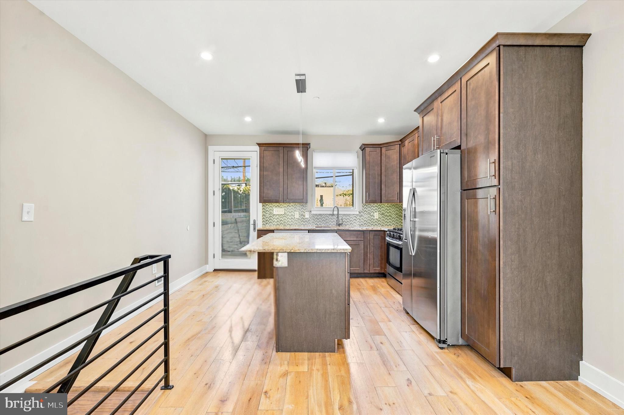POINT BREEZE - Residential