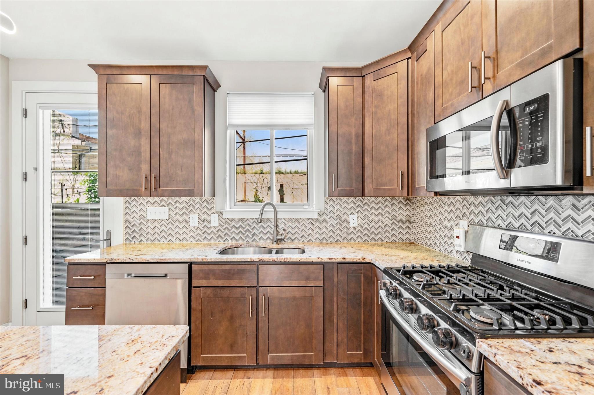 POINT BREEZE - Residential
