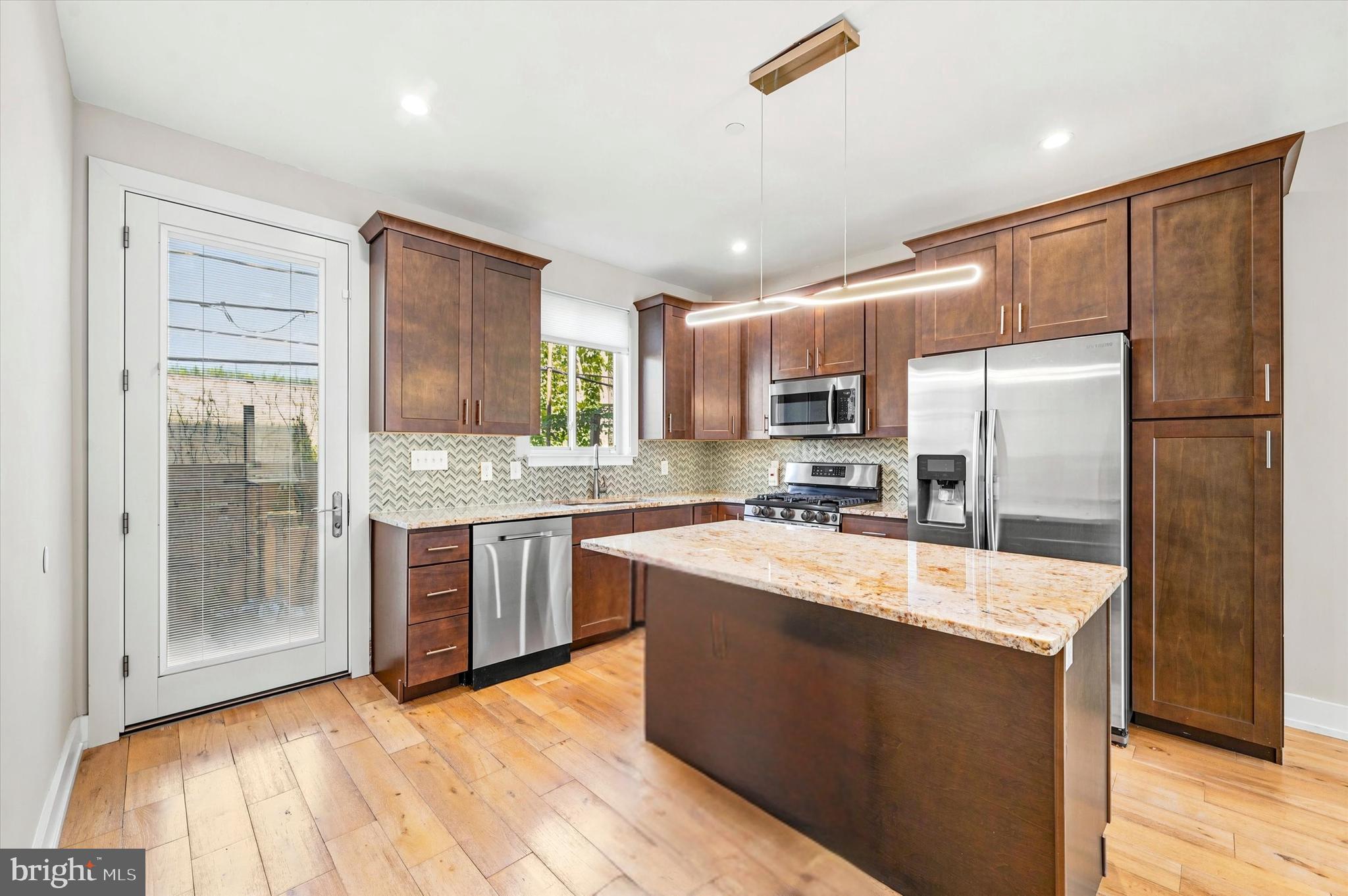 POINT BREEZE - Residential