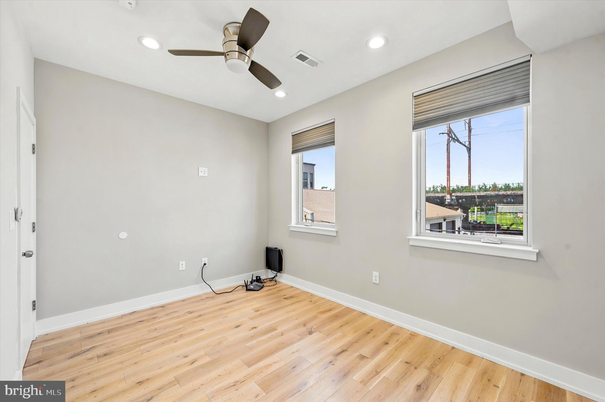 POINT BREEZE - Residential