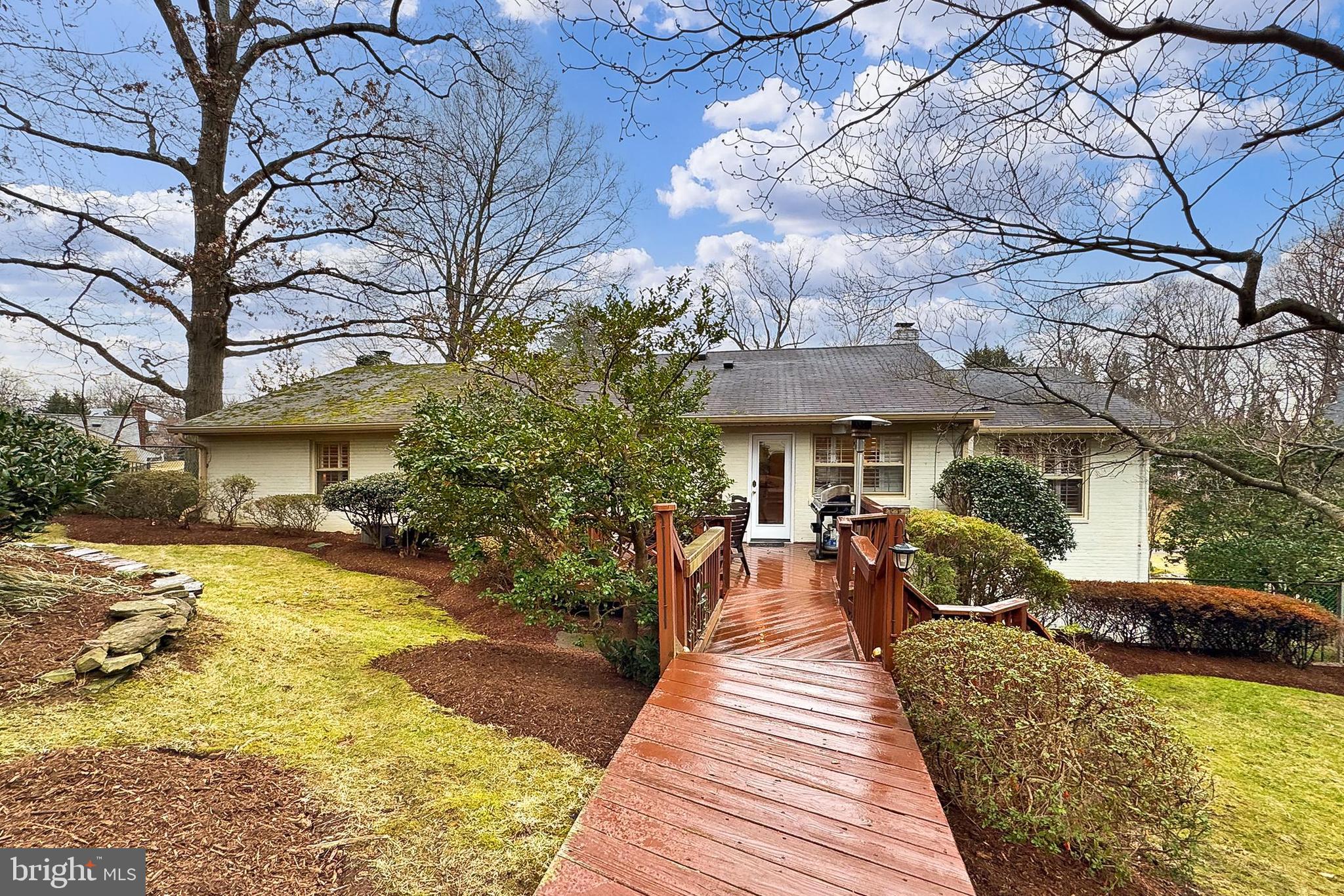 RIVERCREST - Residential