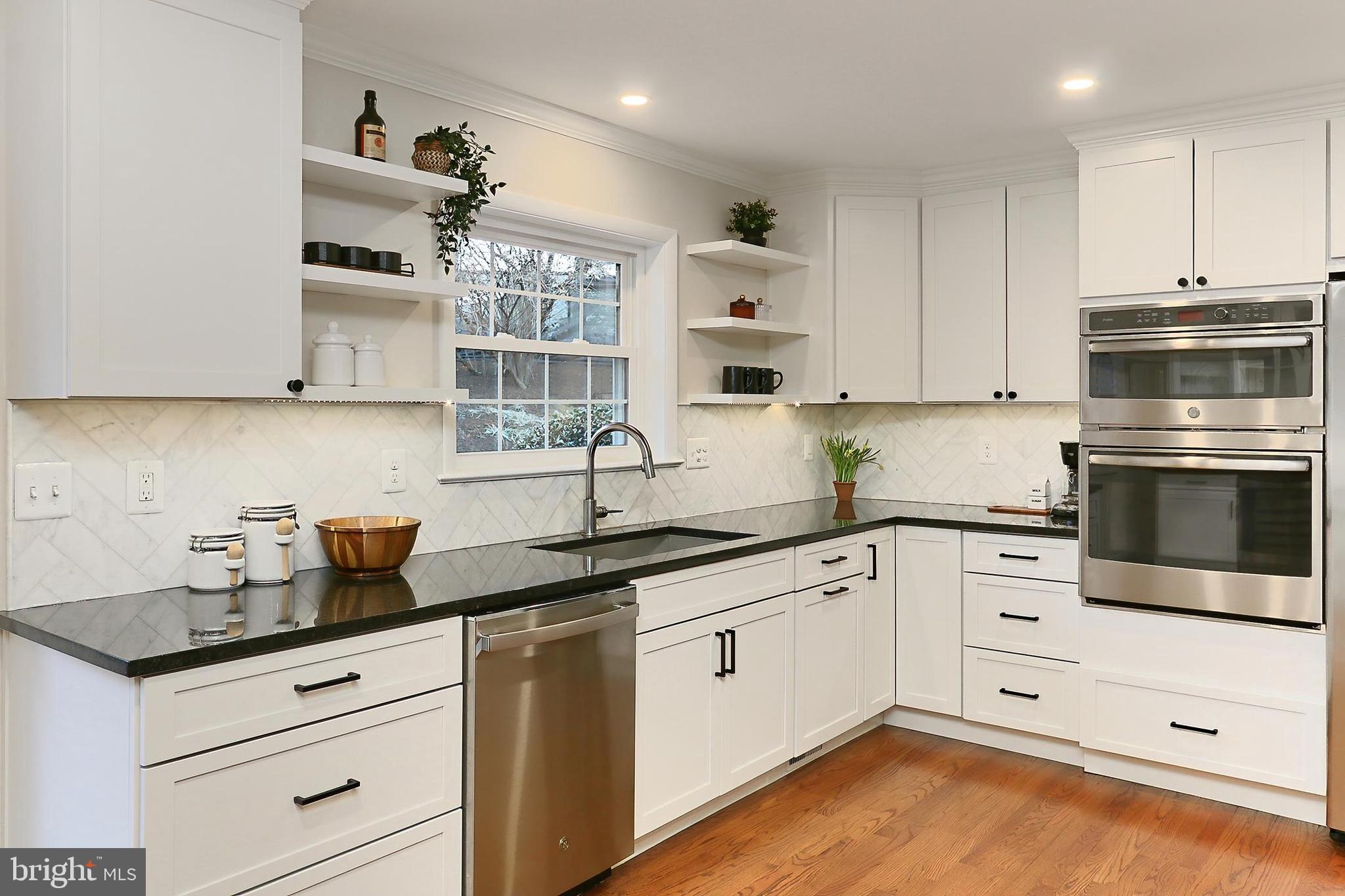 RIVERCREST - Residential