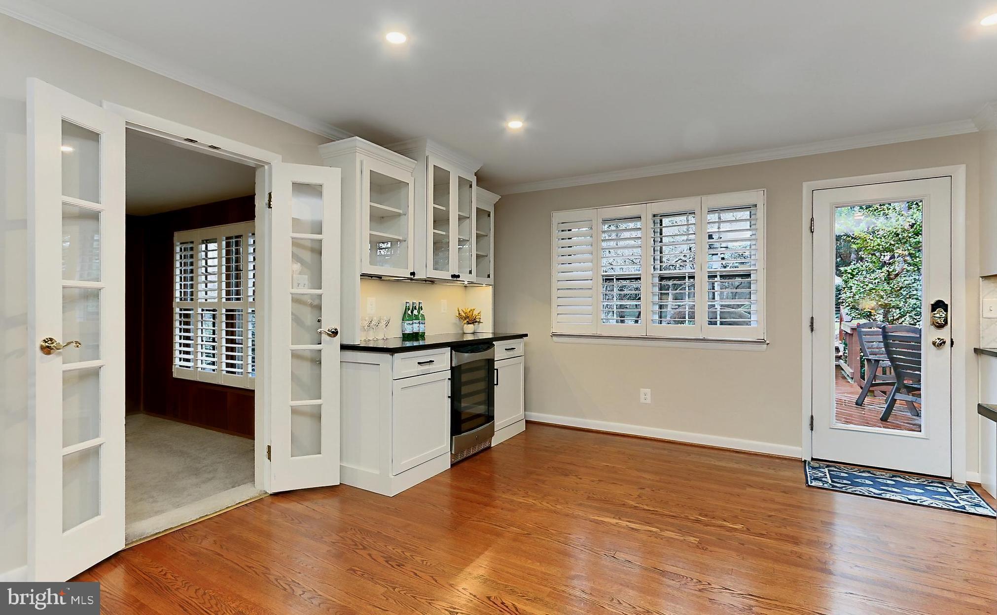 RIVERCREST - Residential