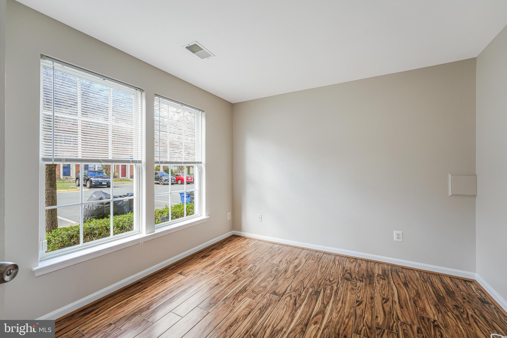 WELLESLEY - Residential