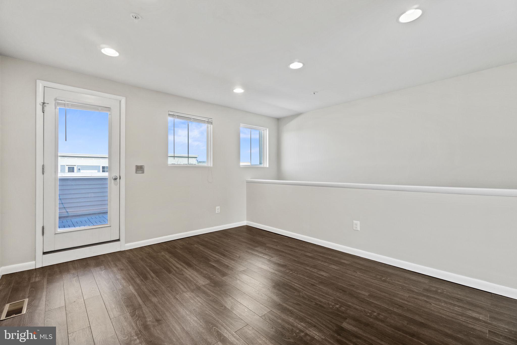 CROWN - Residential