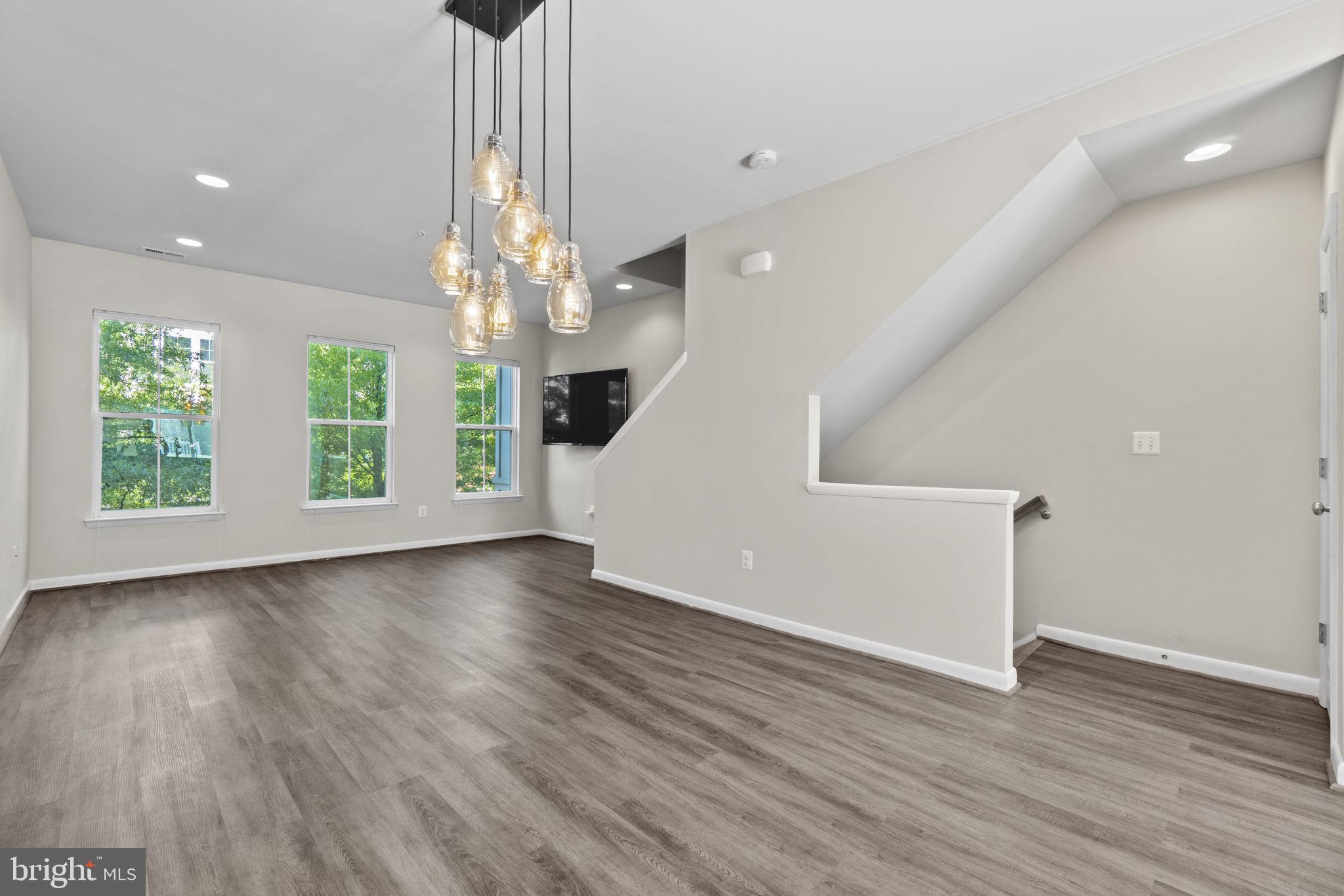 CROWN - Residential