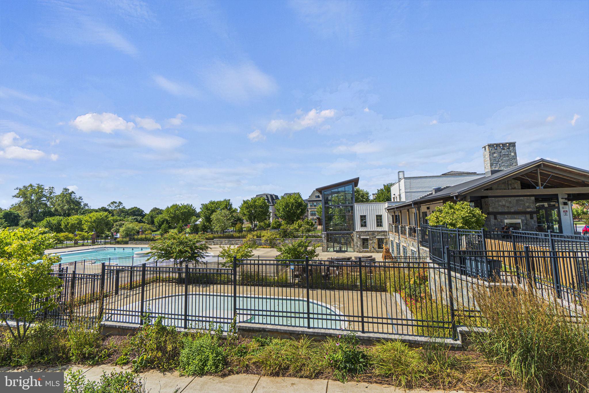 CROWN - Residential