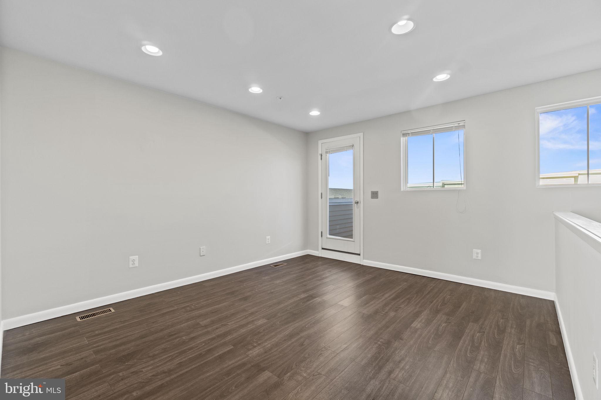 CROWN - Residential