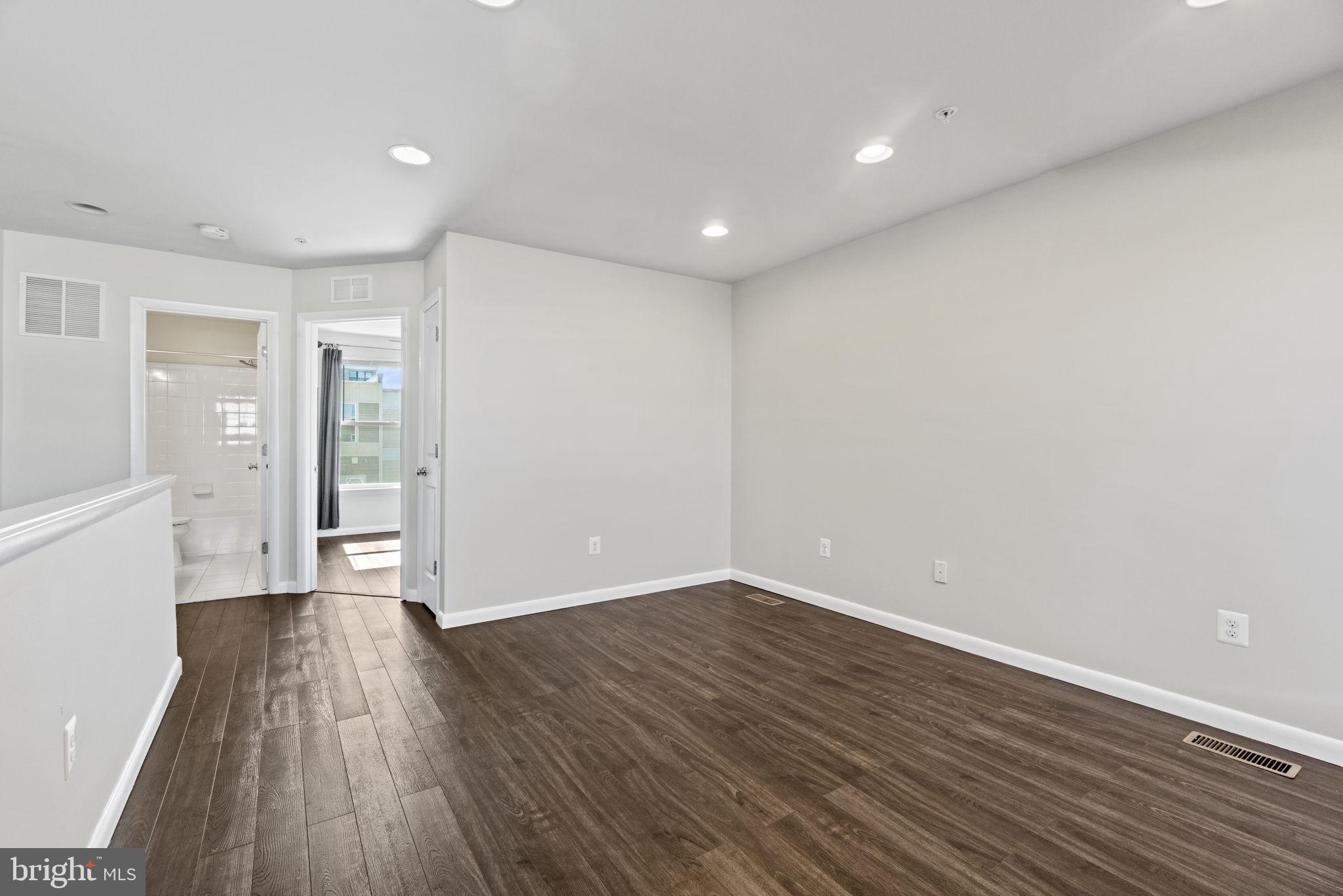 CROWN - Residential