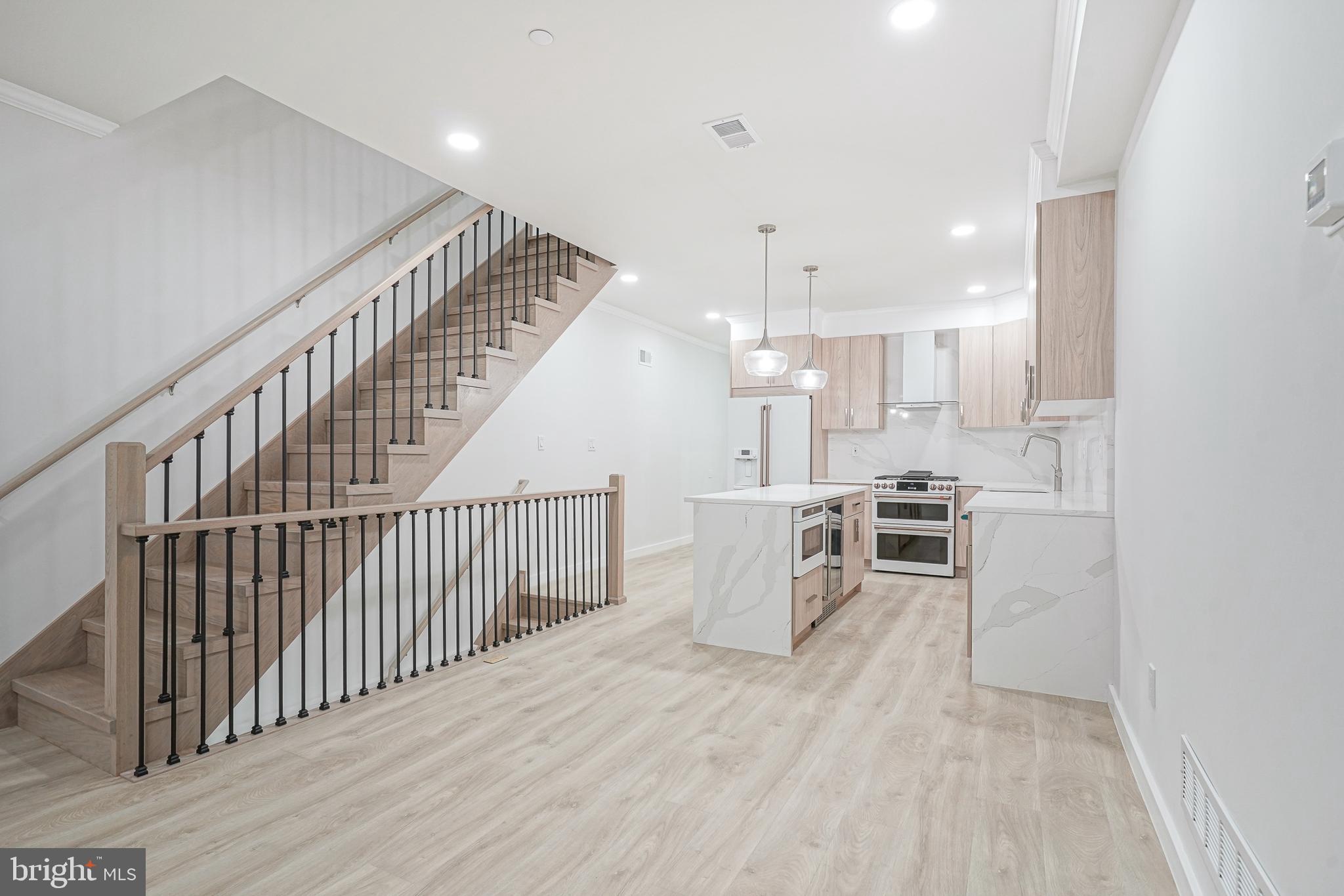 PASSYUNK SQUARE - Residential