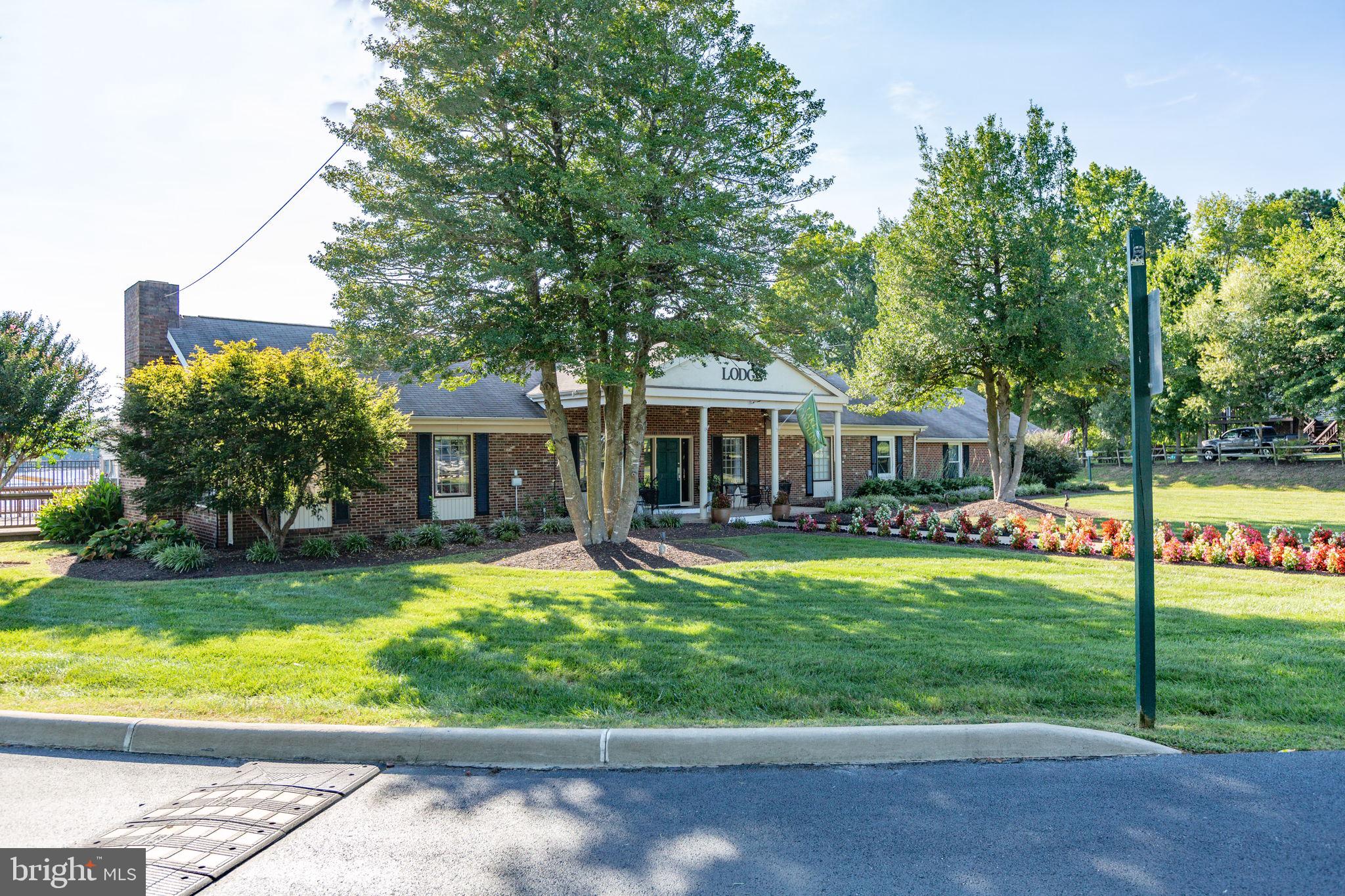 LAKE CAROLINE - Residential